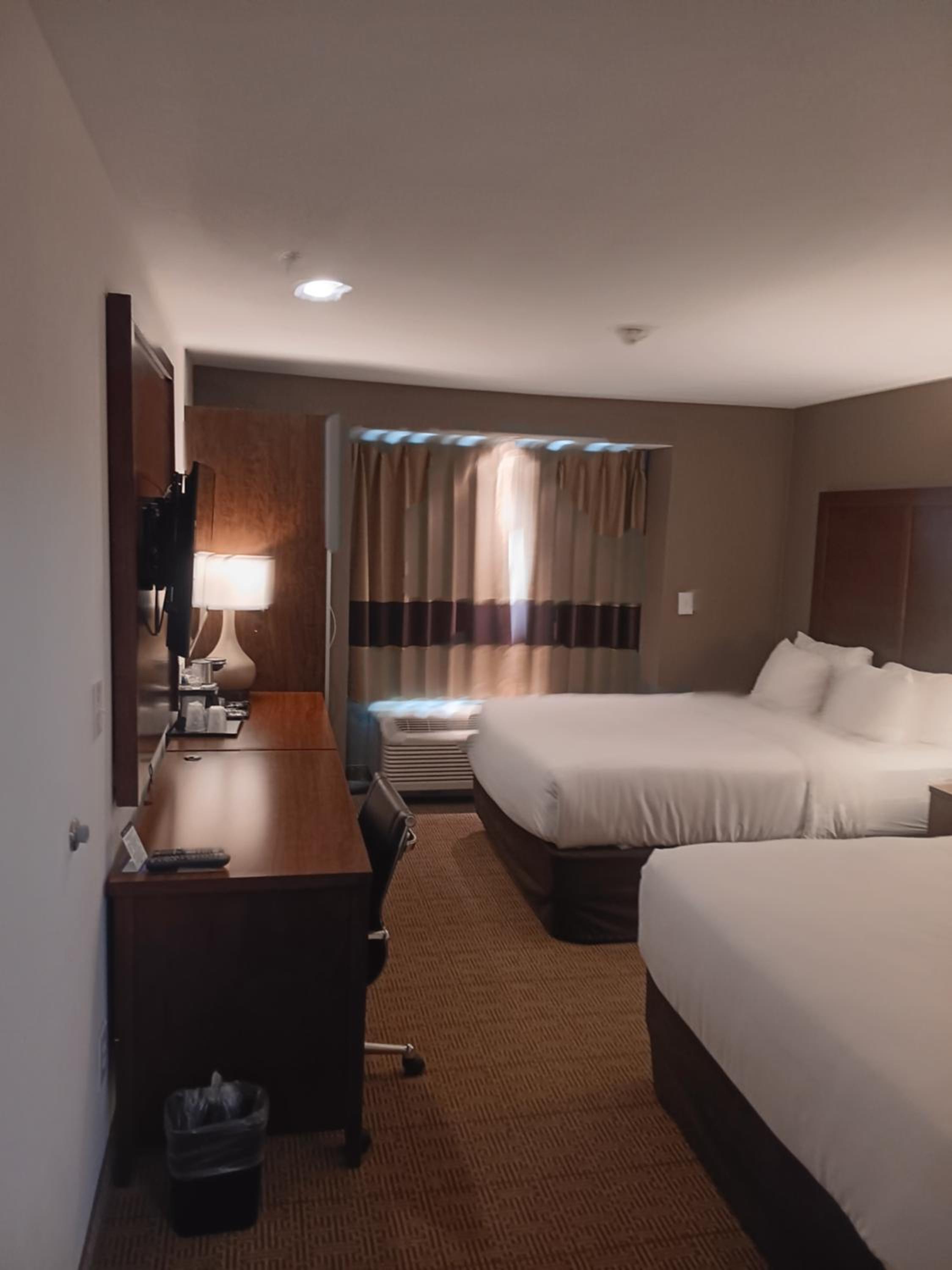 Standard Queen Room With Two Queen Beds - Non-Smoking