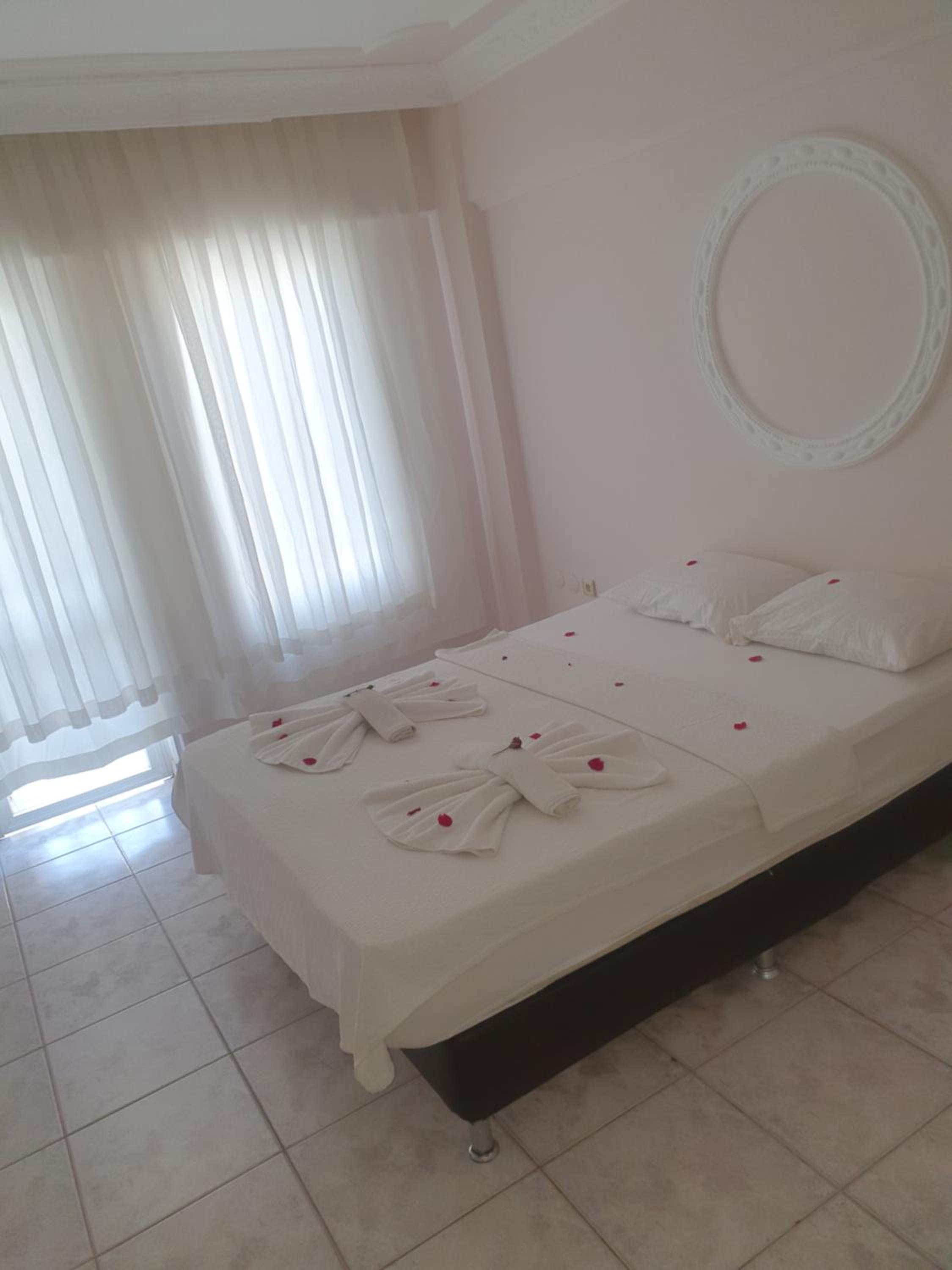 Large Double Room photo 2