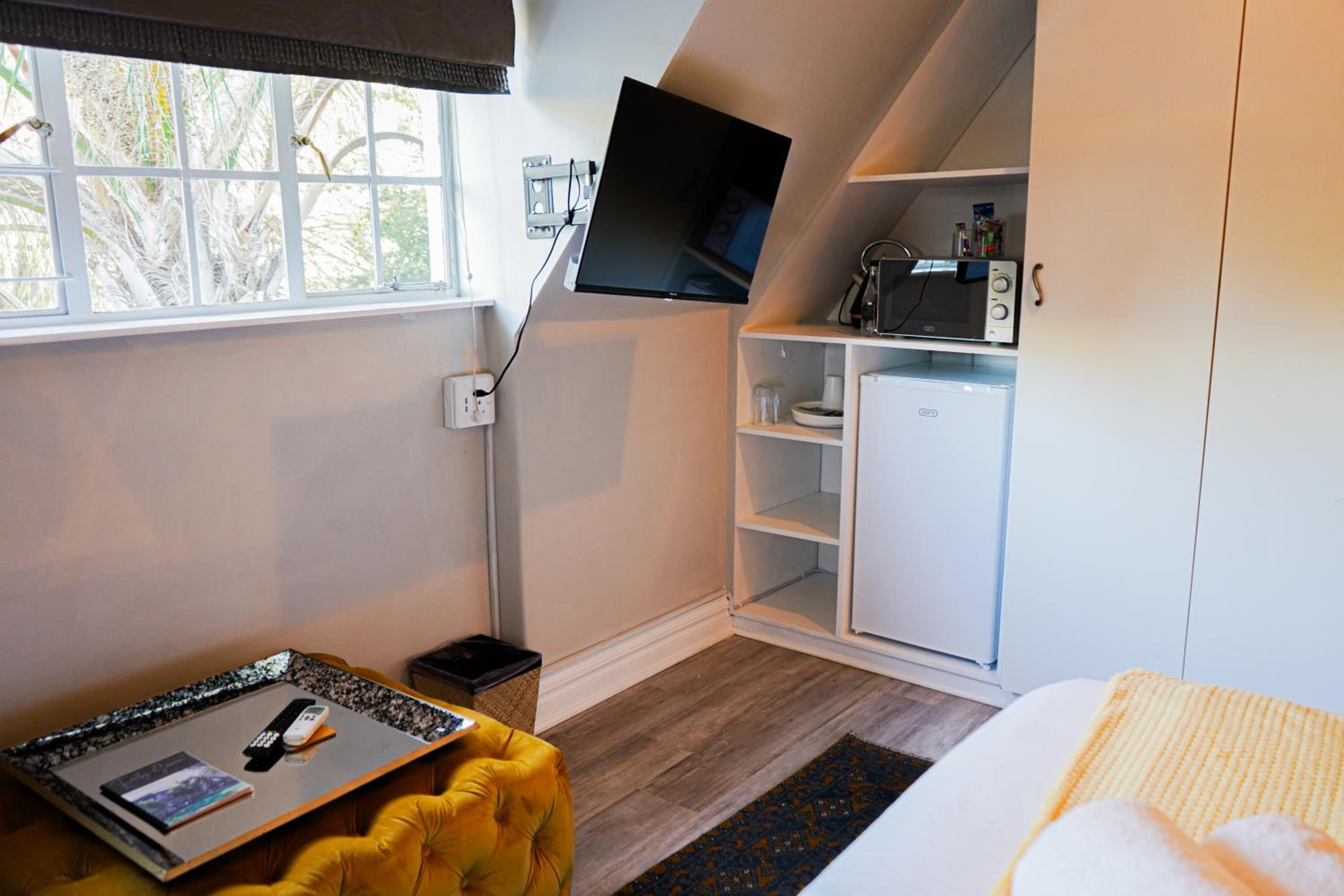 Deluxe Double Room with Shower photo 2
