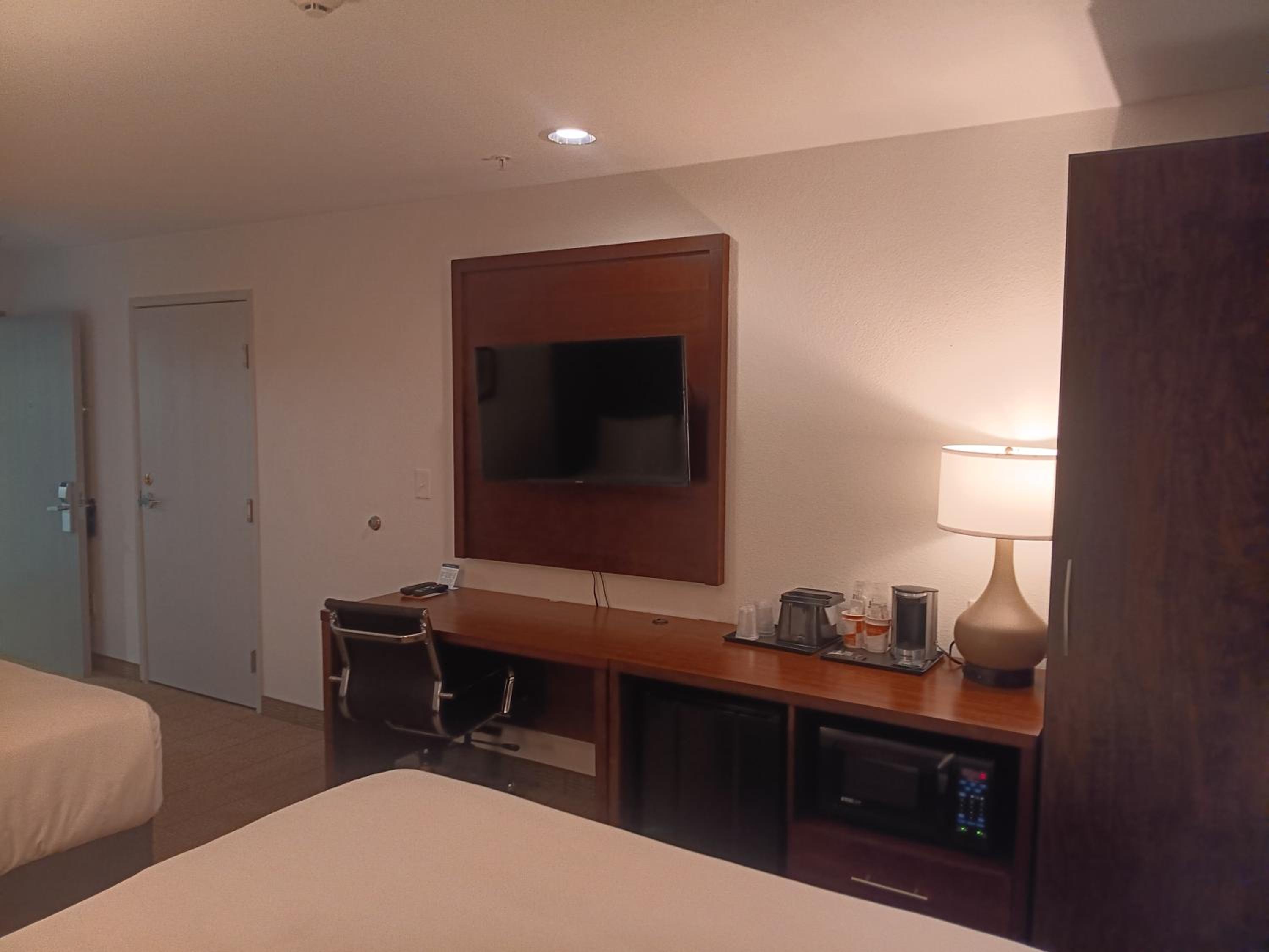 Queen Room With Two Queen Beds - Accessible/Non-Smoking 