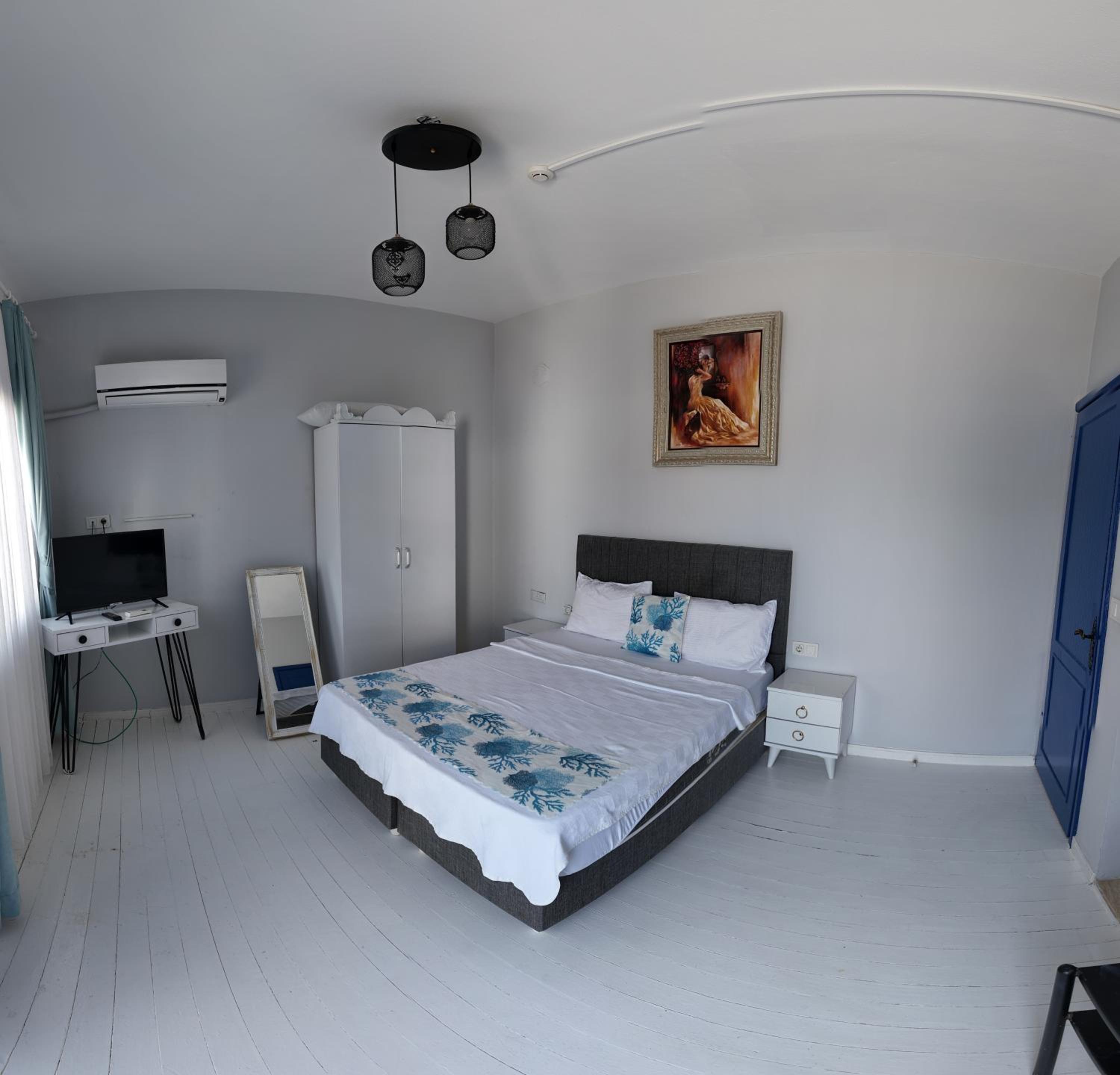 Deluxe Double Or Twin Room photo 1