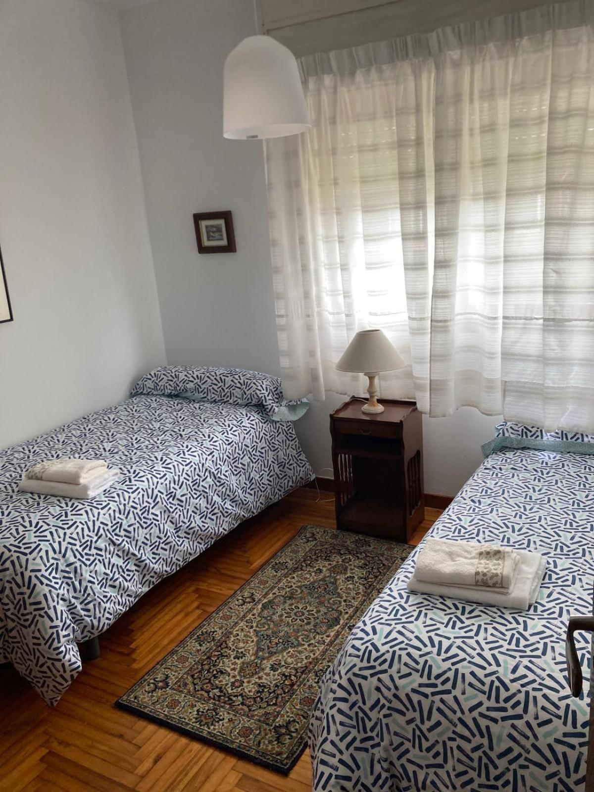 Six-Bedroom House photo 2