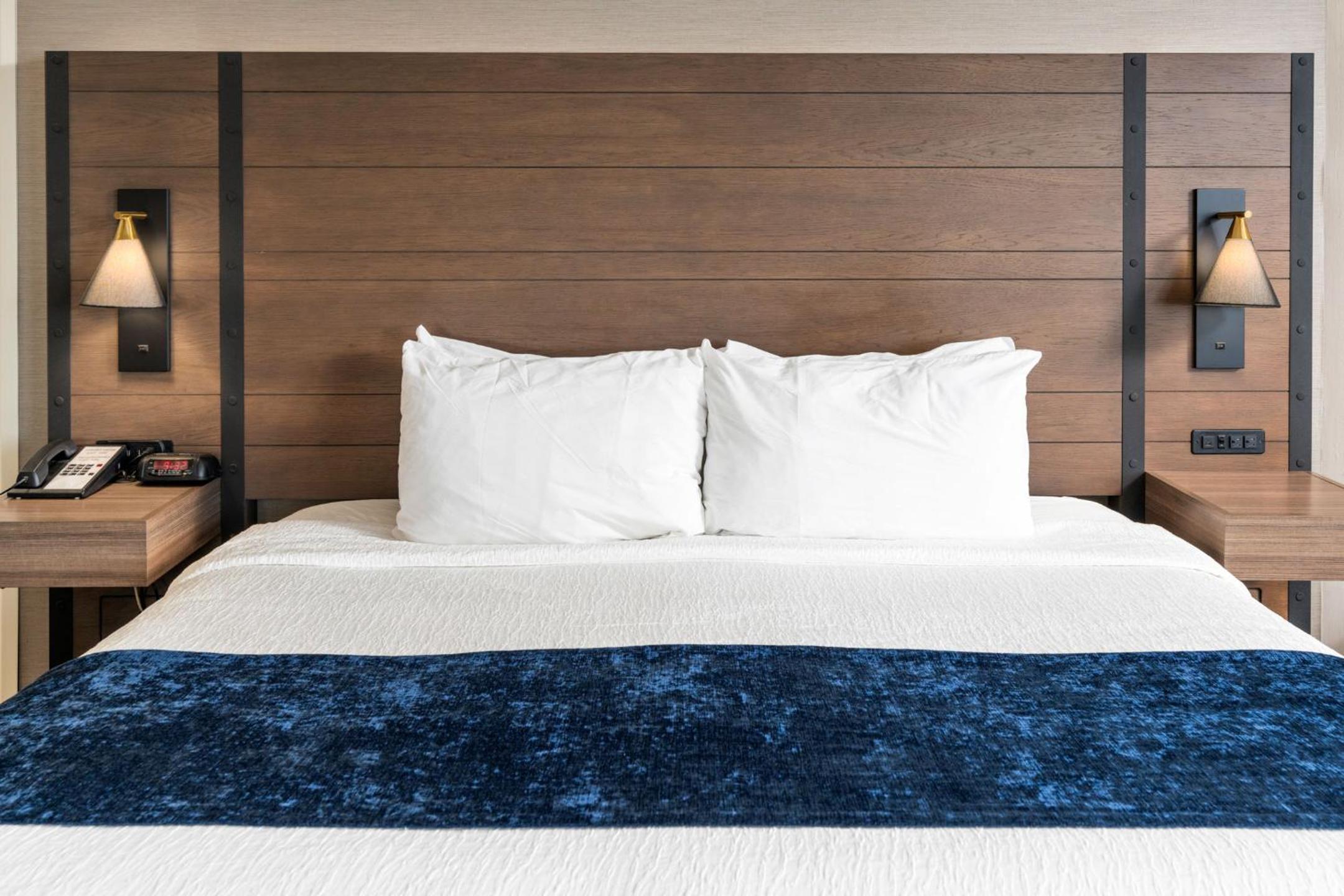 King Room with Lake View photo 1