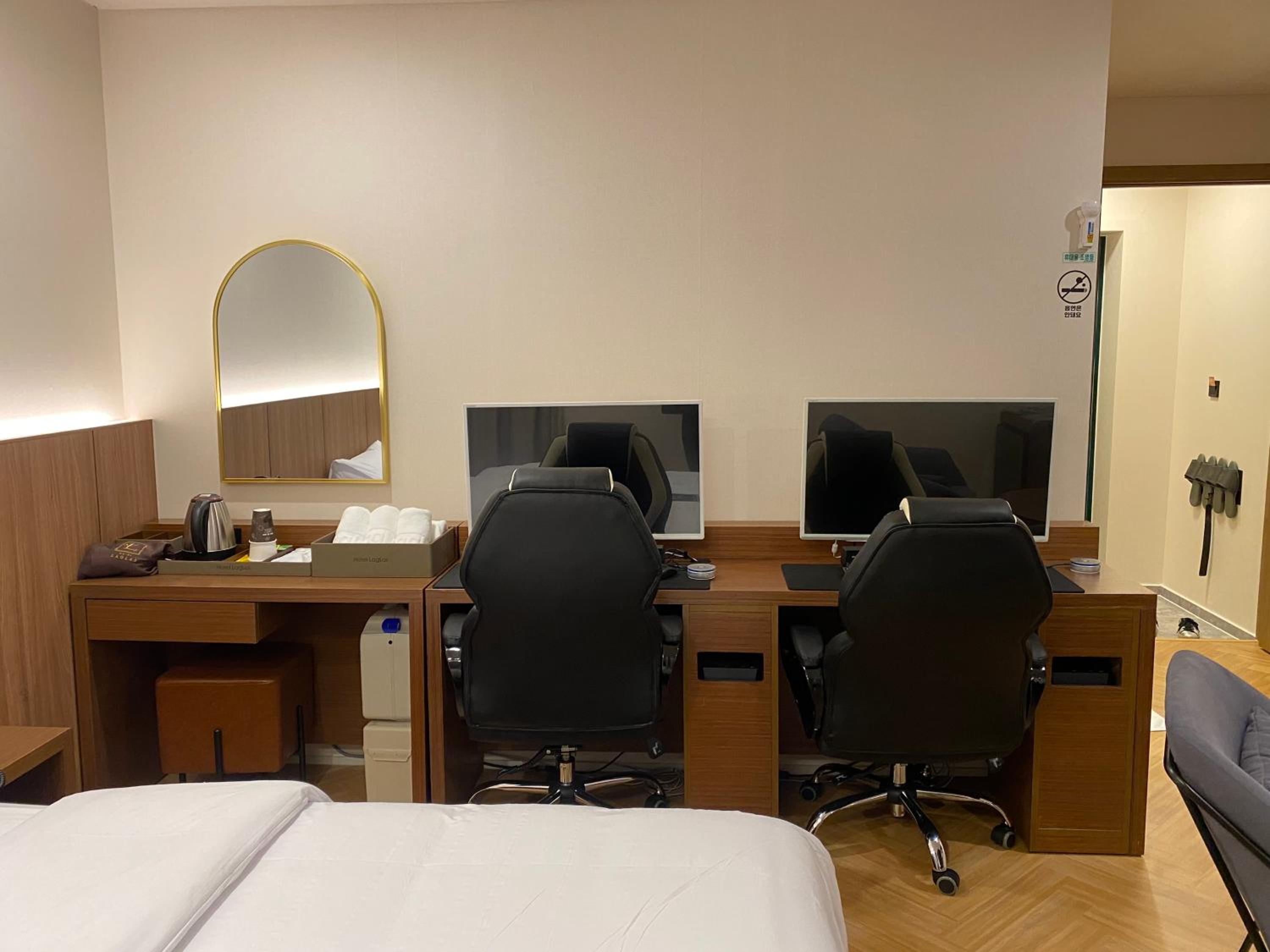 Deluxe Double Room with Bath photo 3