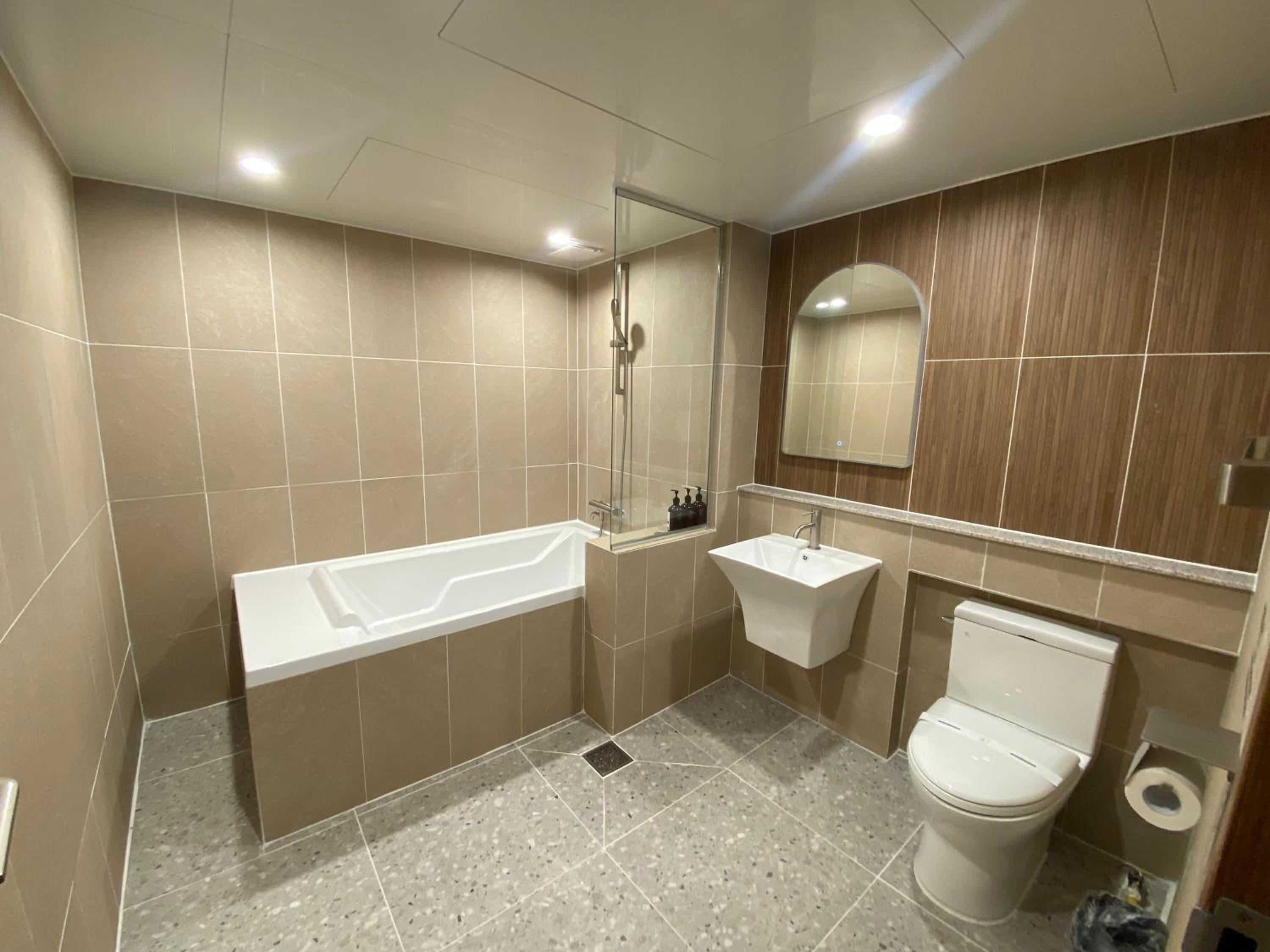 Deluxe Room - Photo 5