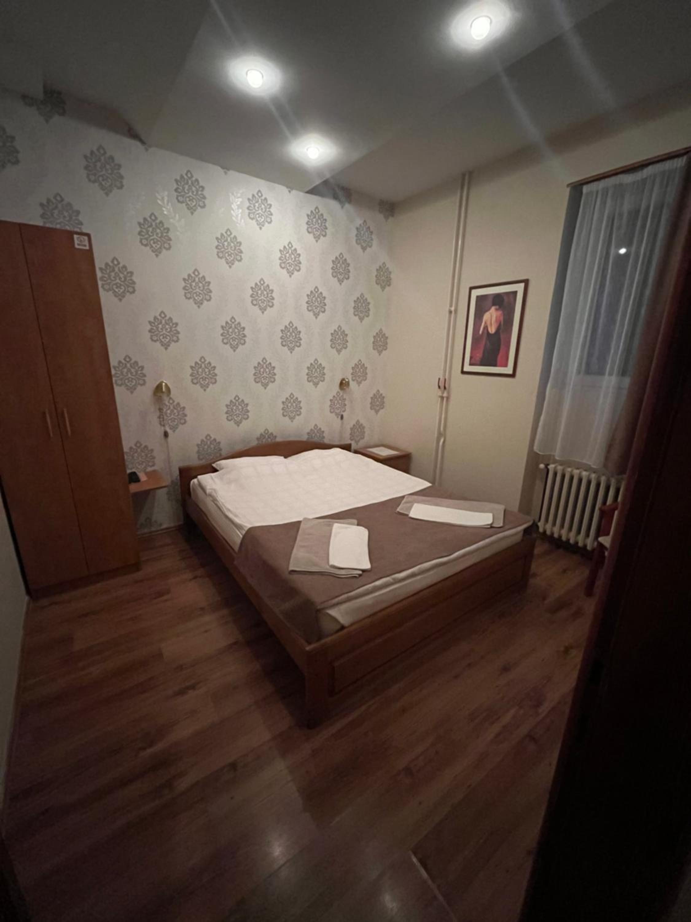Double Room - Photo 1