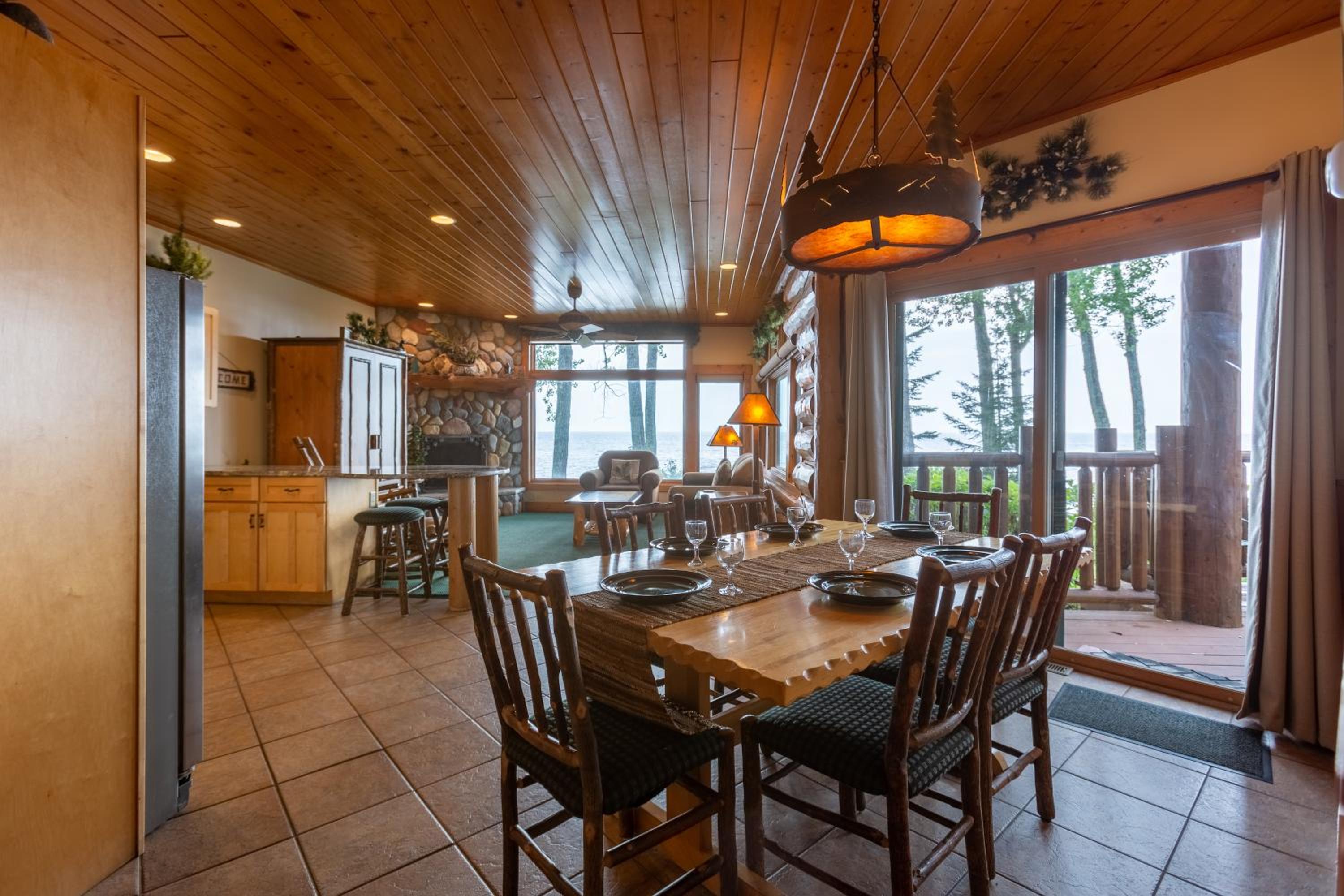 One-Bedroom Log Home photo 3