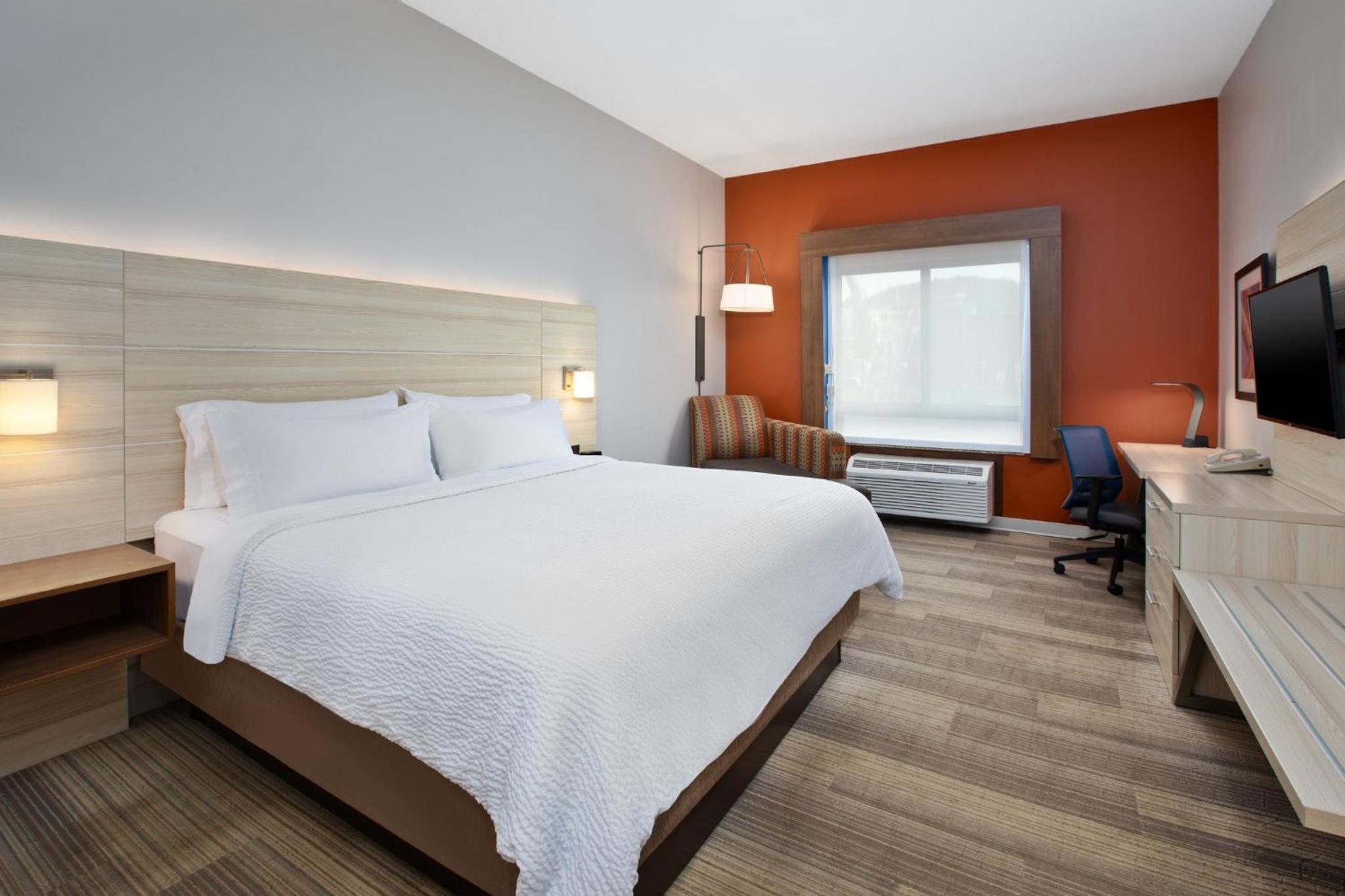 Standard King Room - Photo 2