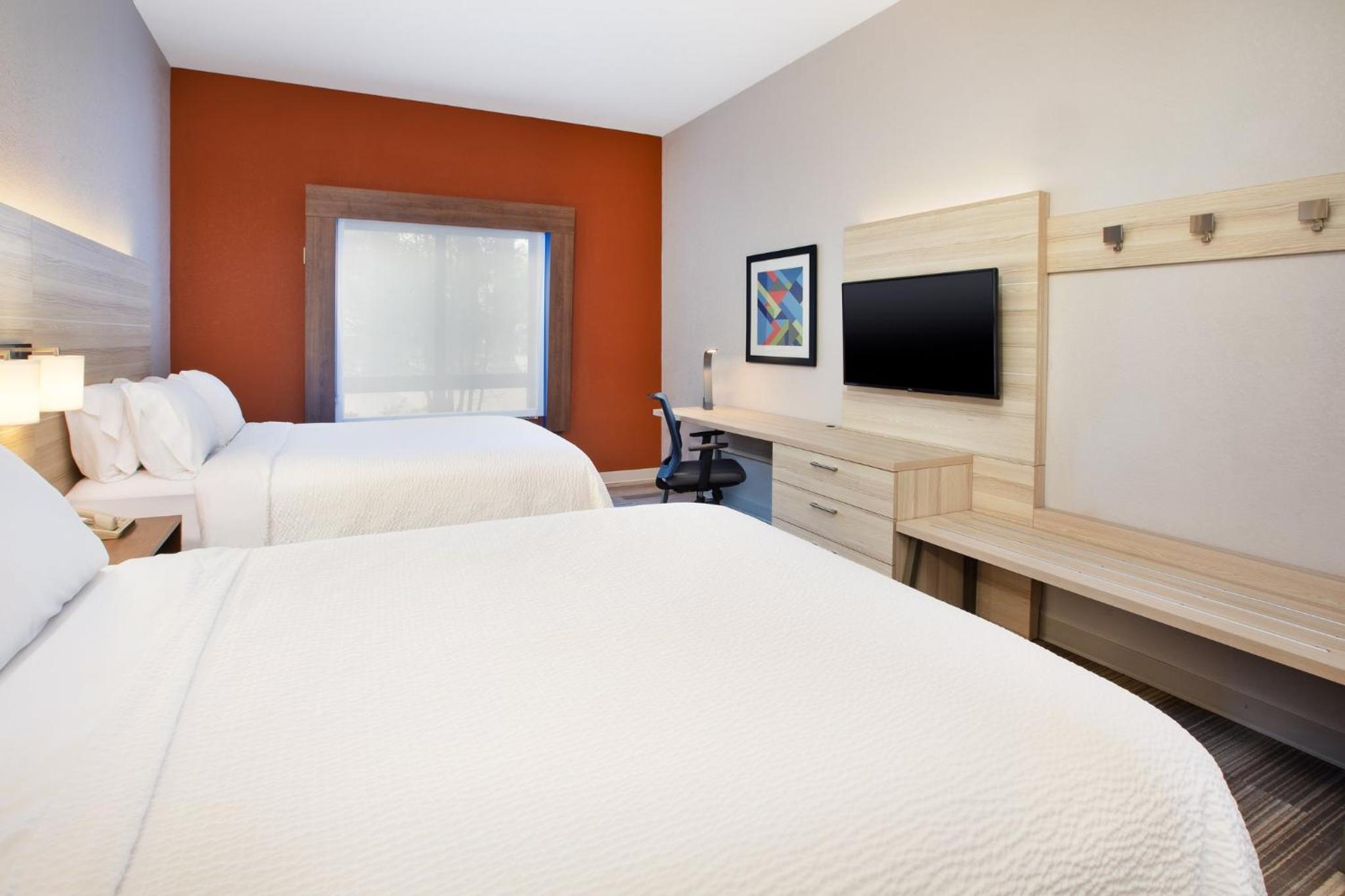 Standard Queen Room with Two Queen Beds and Mobility Accessible Roll-In Shower - Photo 2