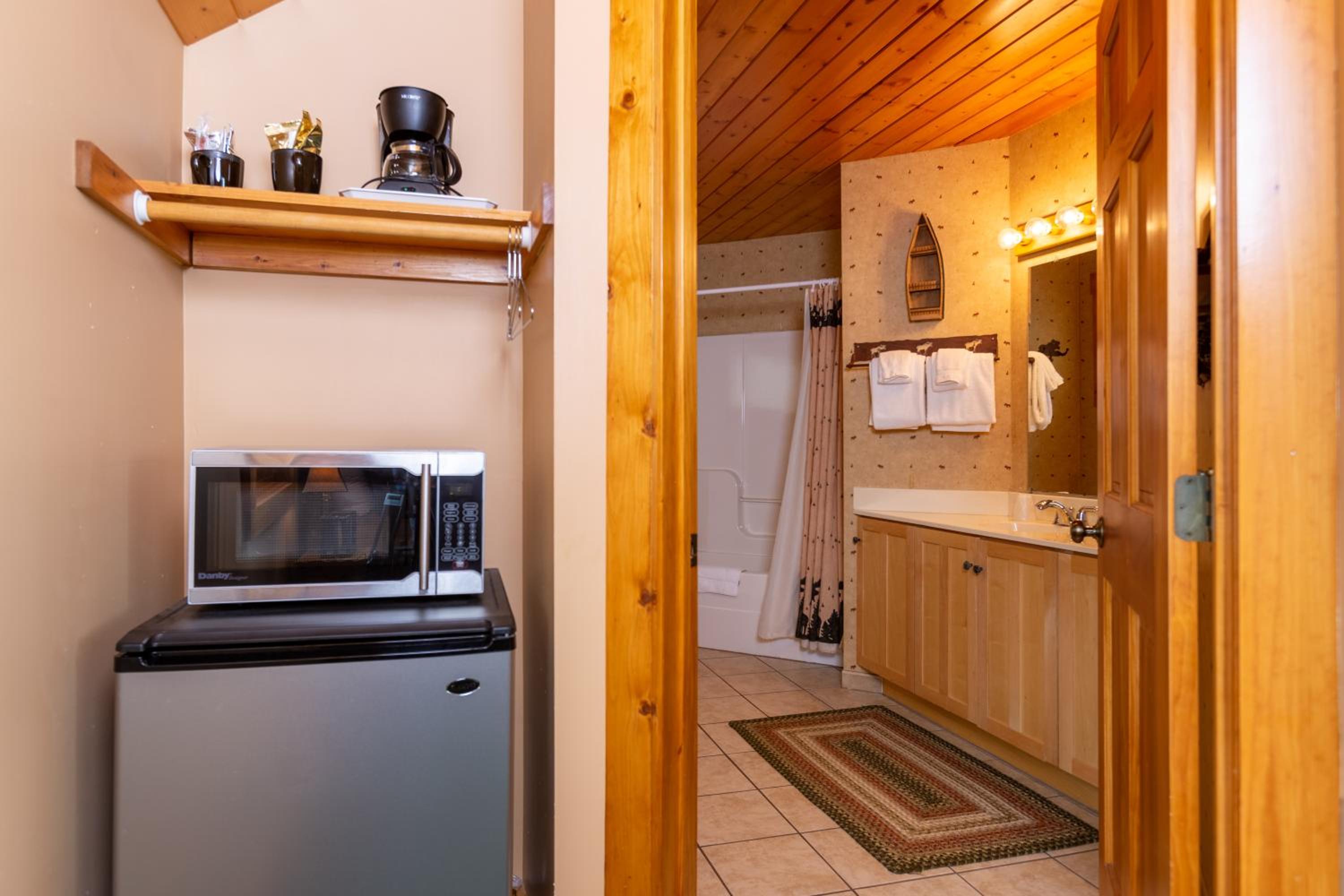 Log Home Room photo 3