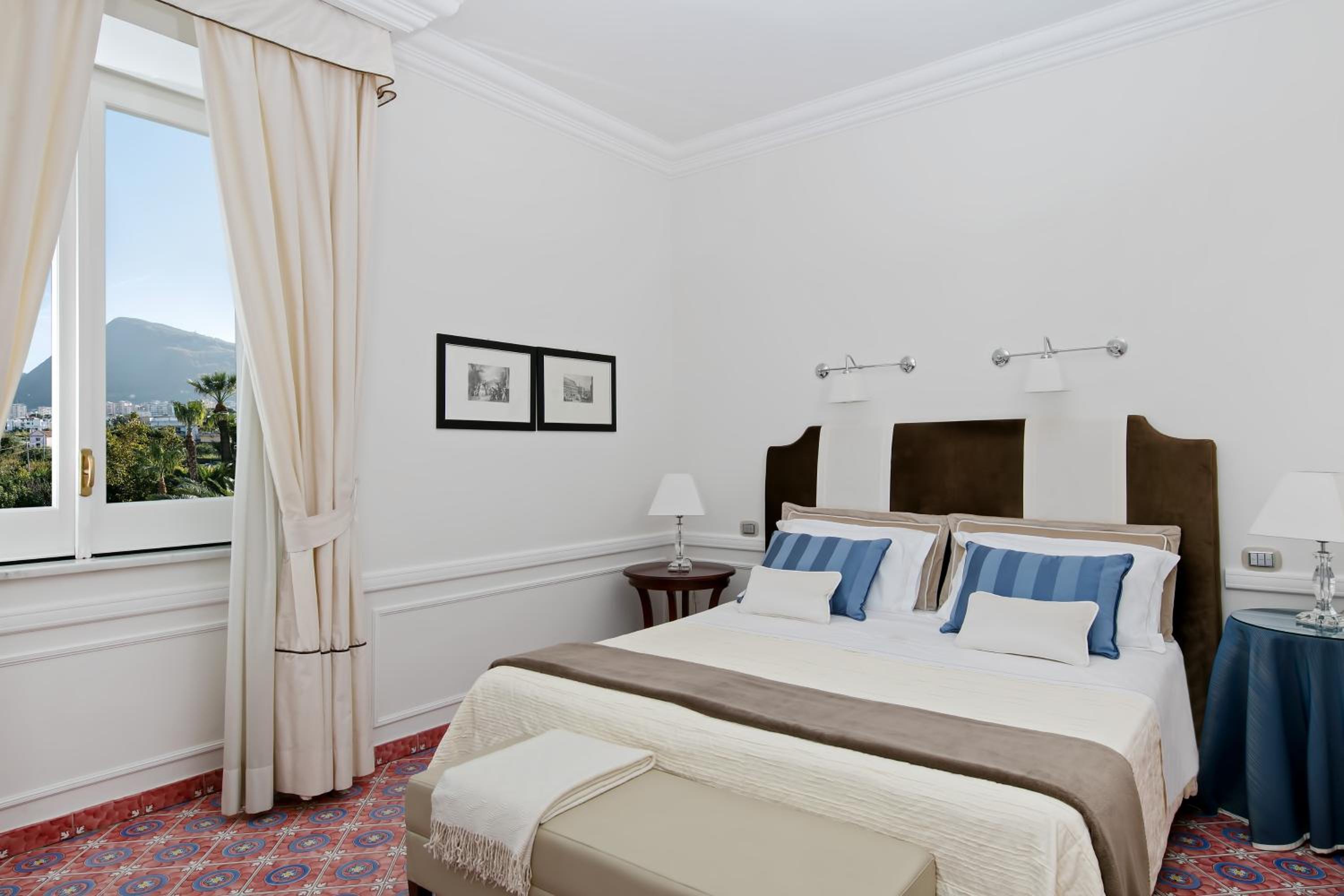 Double or Twin Room - Photo 4