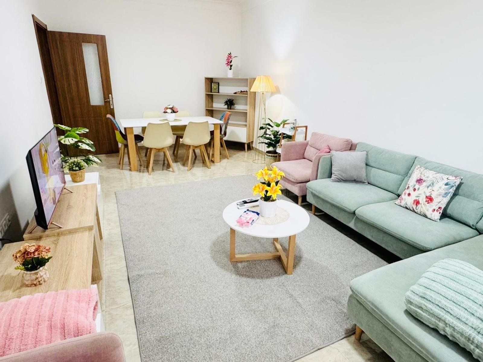 Four-Bedroom Apartment With Balcony  photo 1