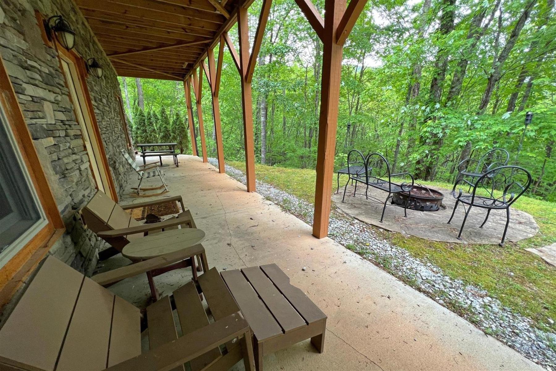 Three-Bedroom Vacation Home  photo 3