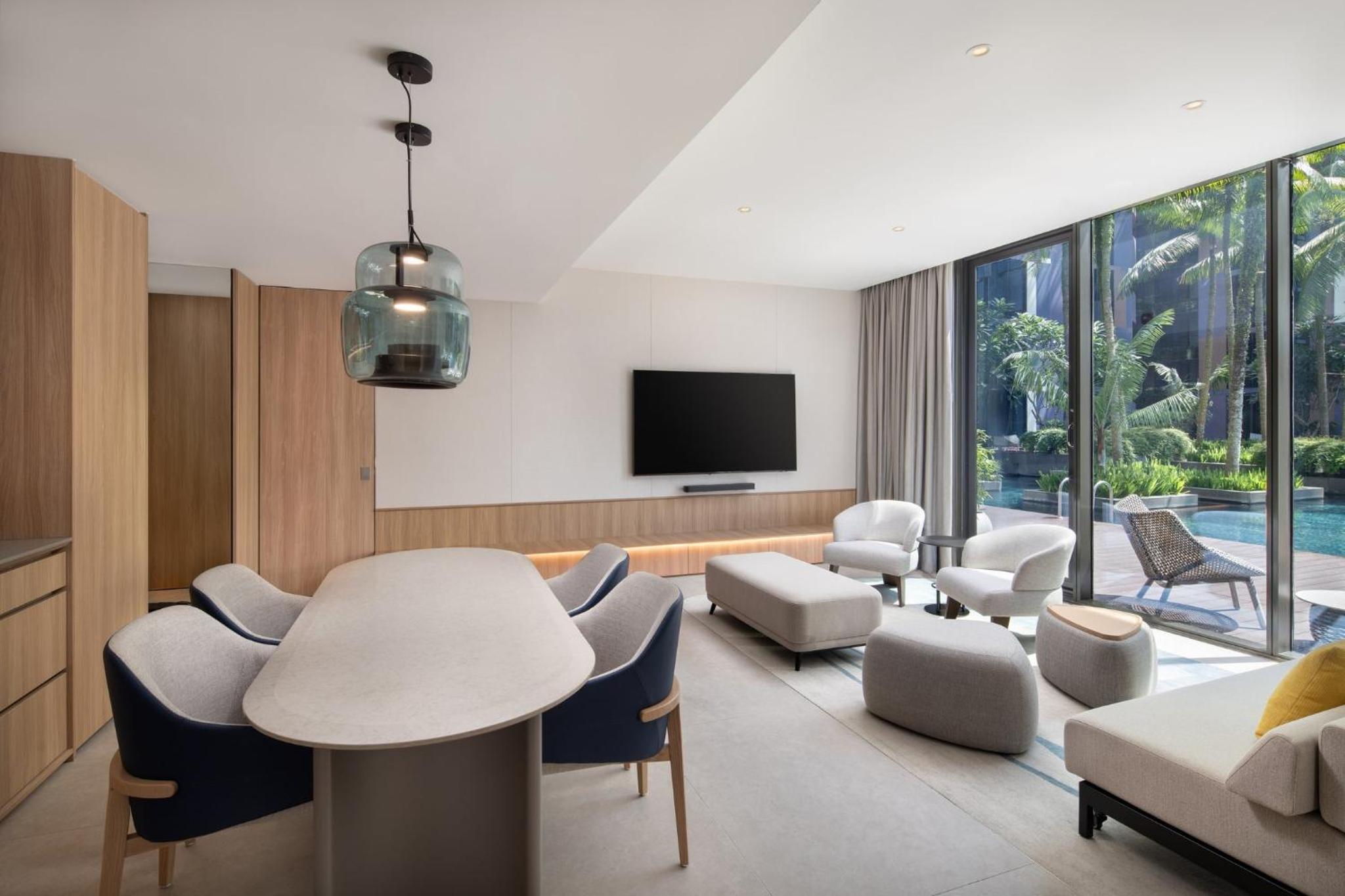 Junior King Suite With Pool Access