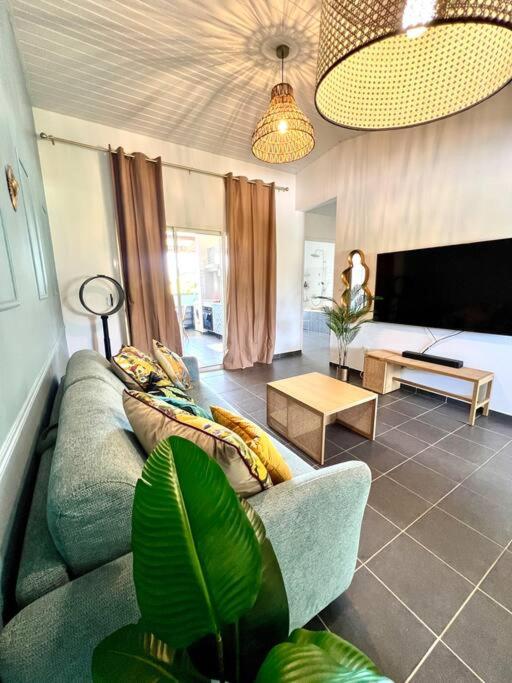 One-Bedroom Apartment with Terrace photo 1
