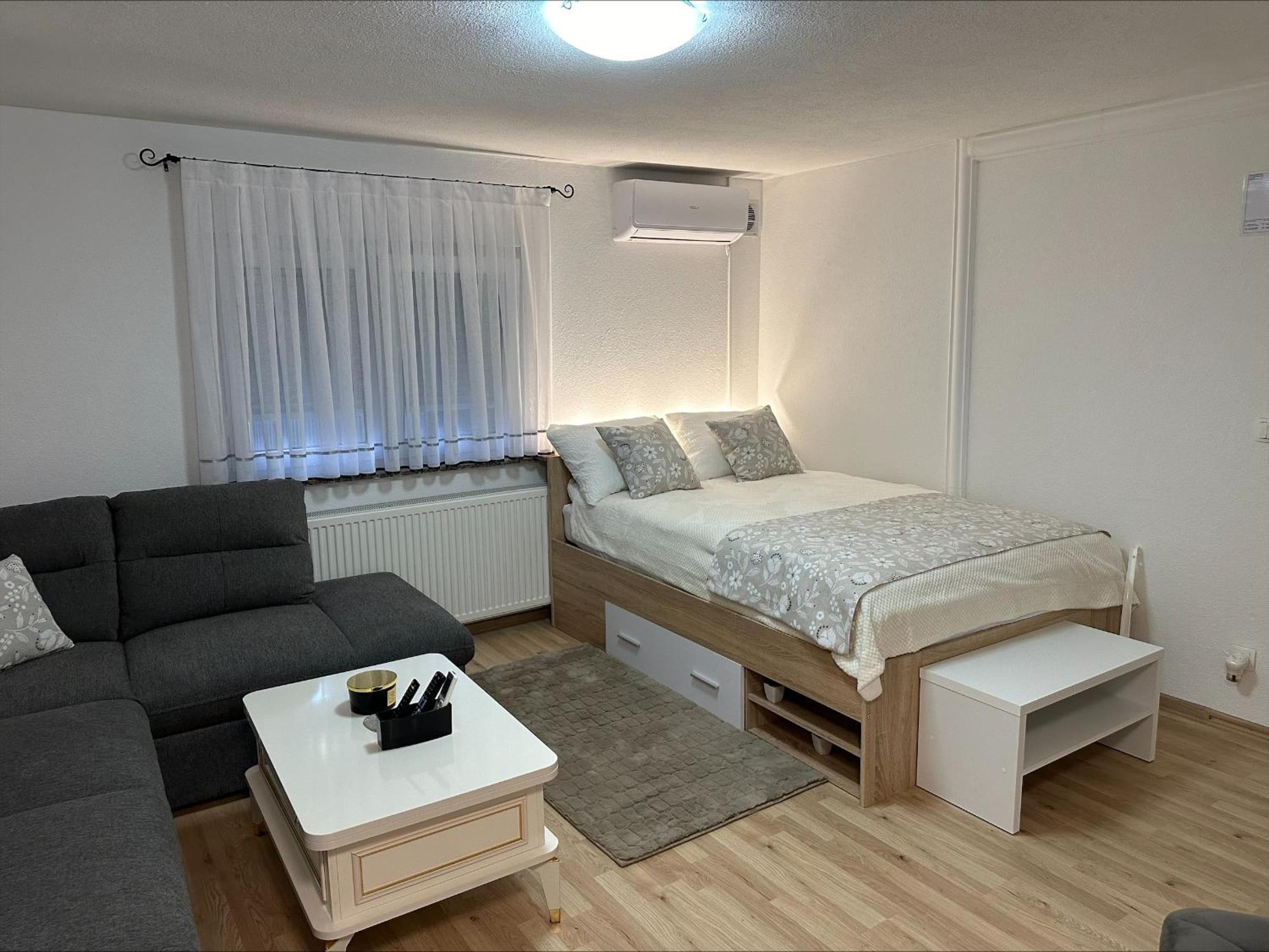One-Bedroom Apartment photo 1