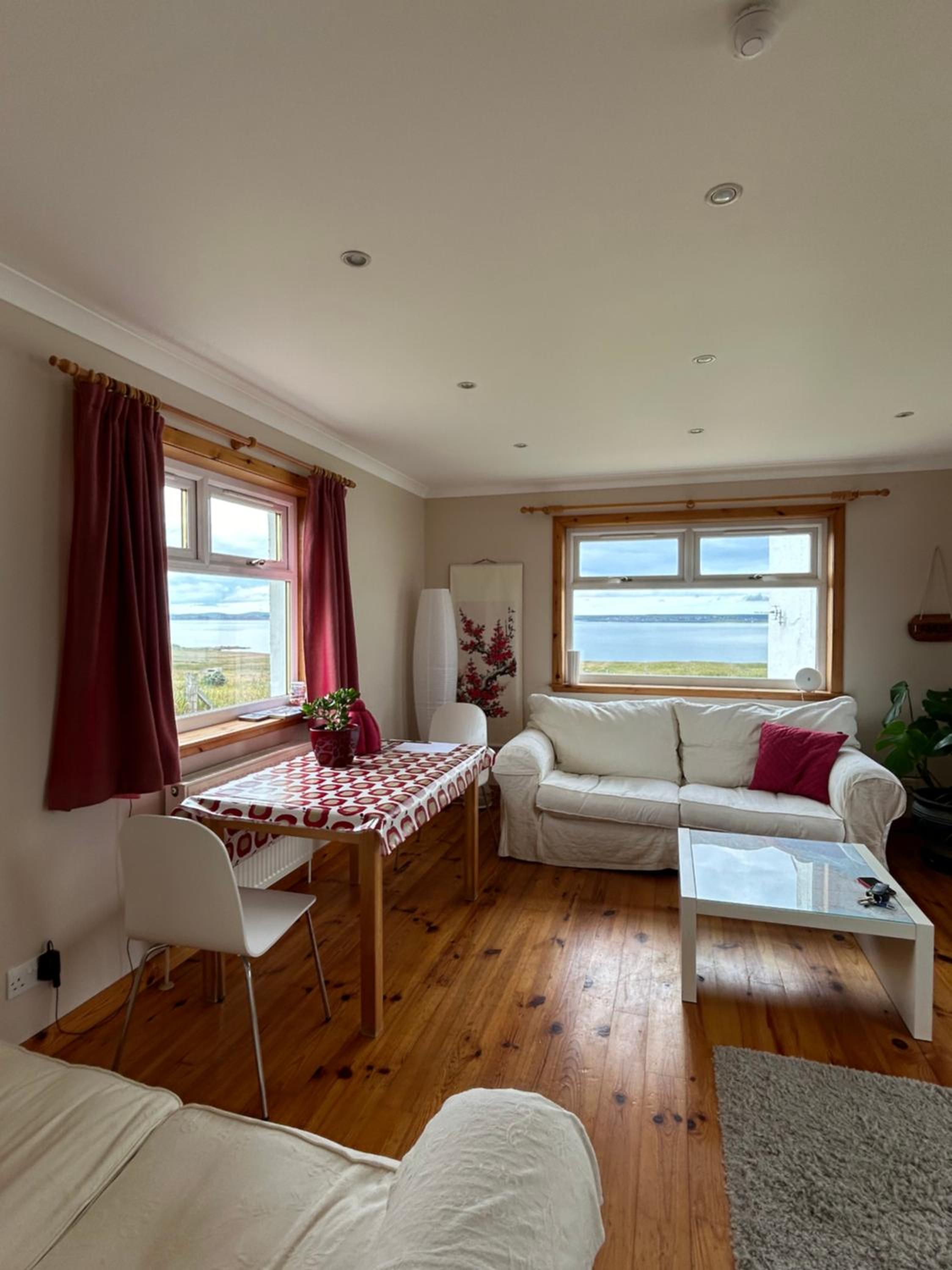 One-Bedroom House photo 1