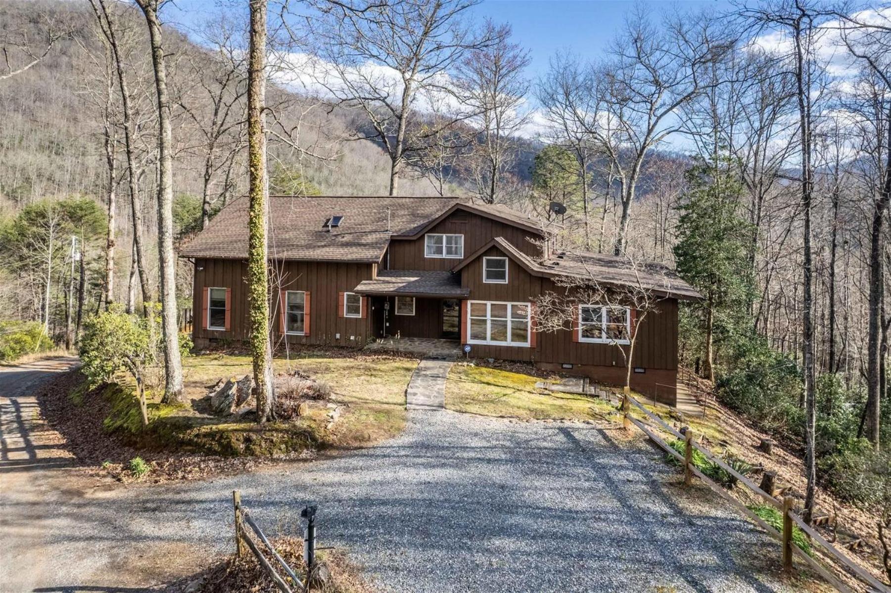 Four-Bedroom Vacation Home photo 2