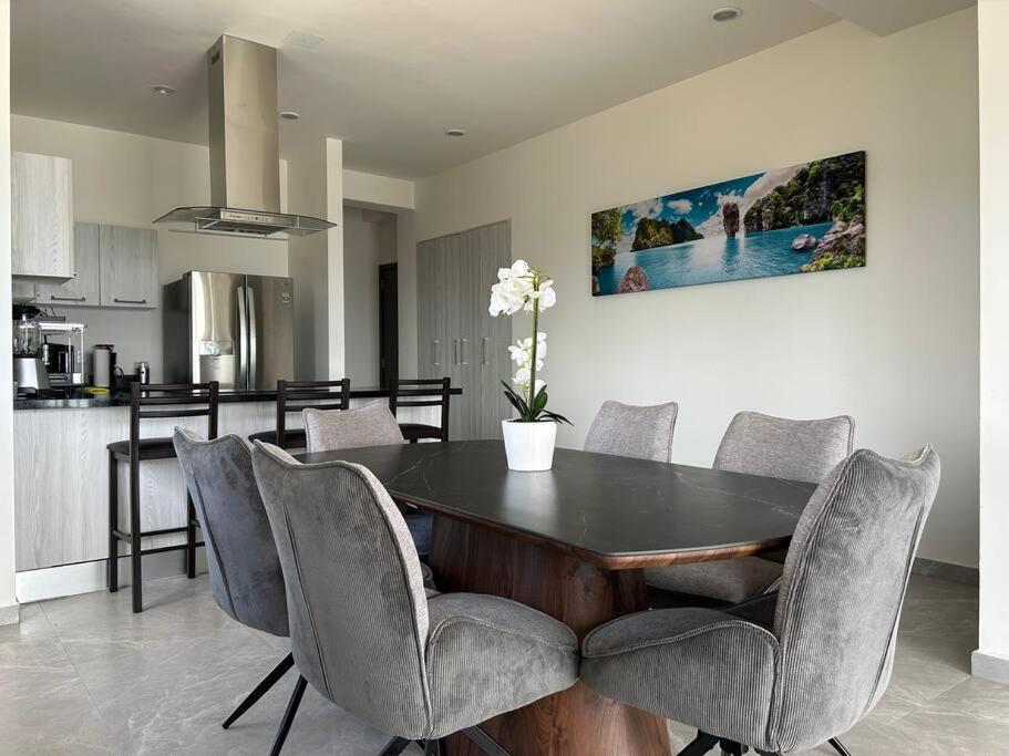 Two-Bedroom Apartment with Sea View photo 3