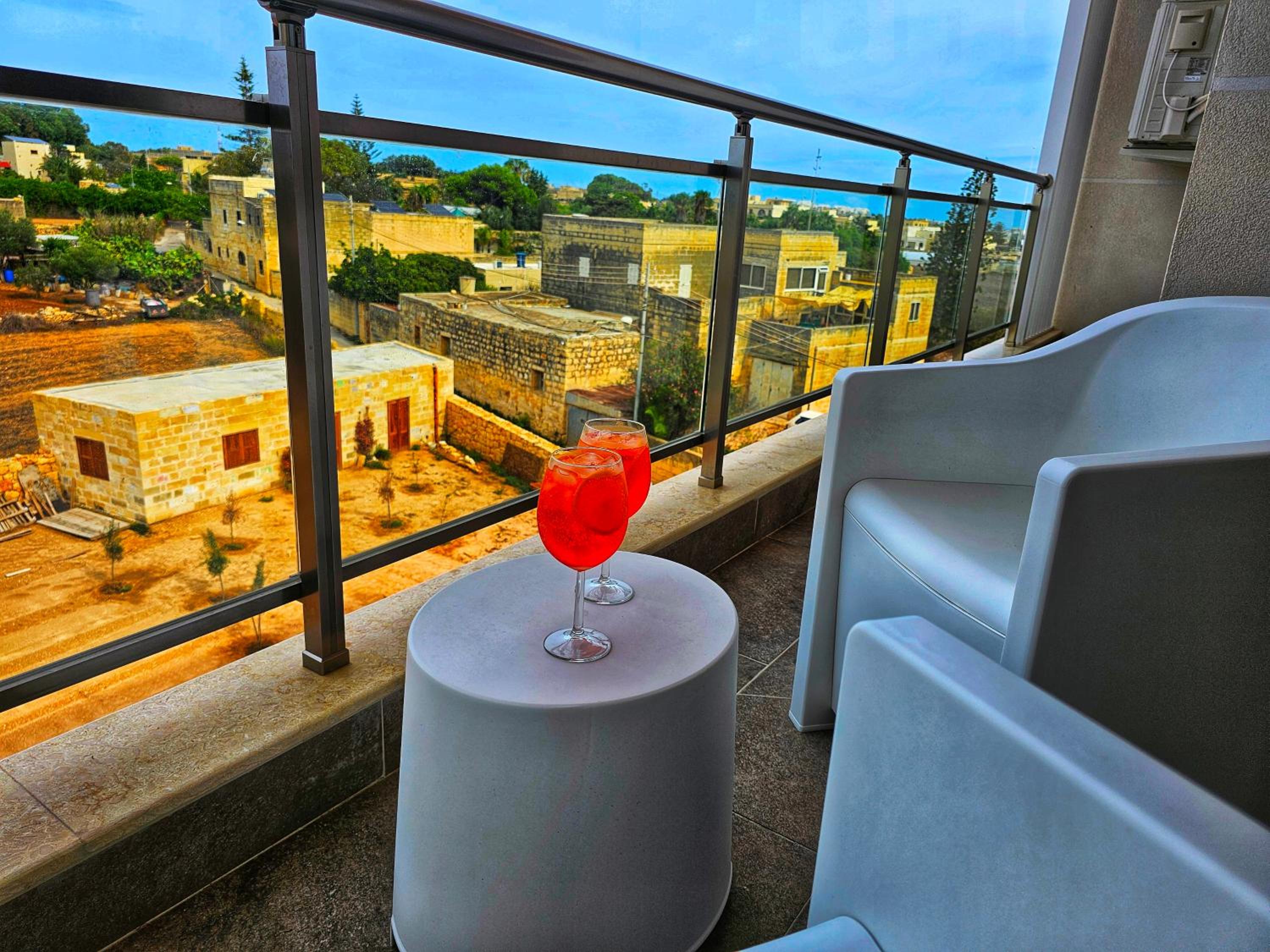 Superior One-Bedroom Apartment with Balcony photo 2