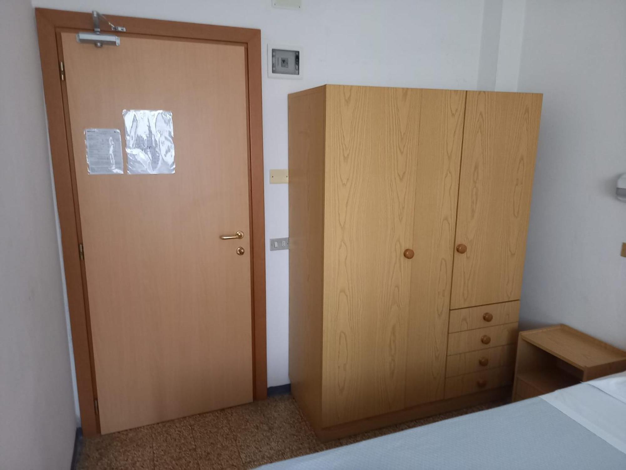 Standard Double or Twin Room photo 2