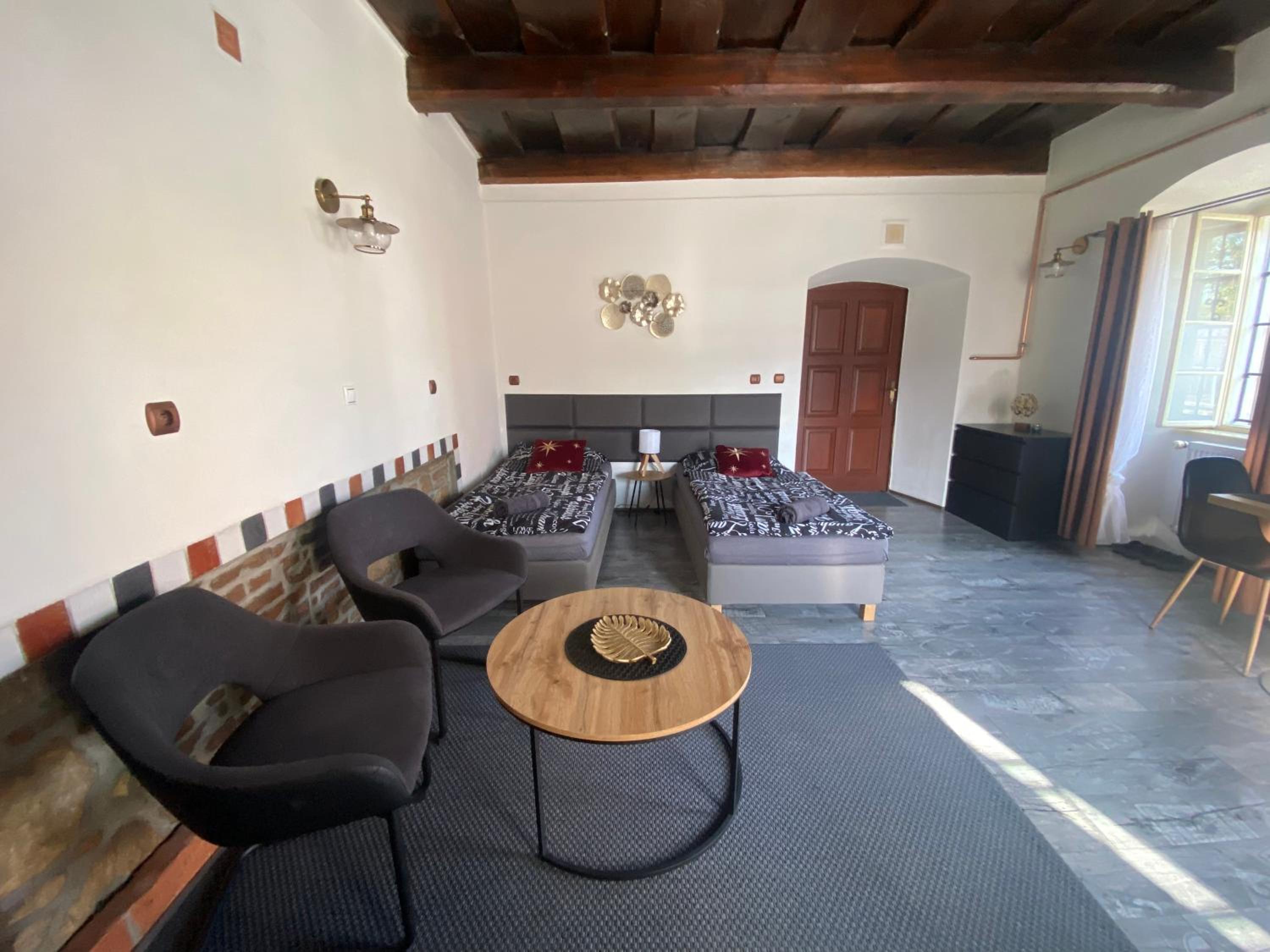 One-Bedroom Apartment - Photo 38