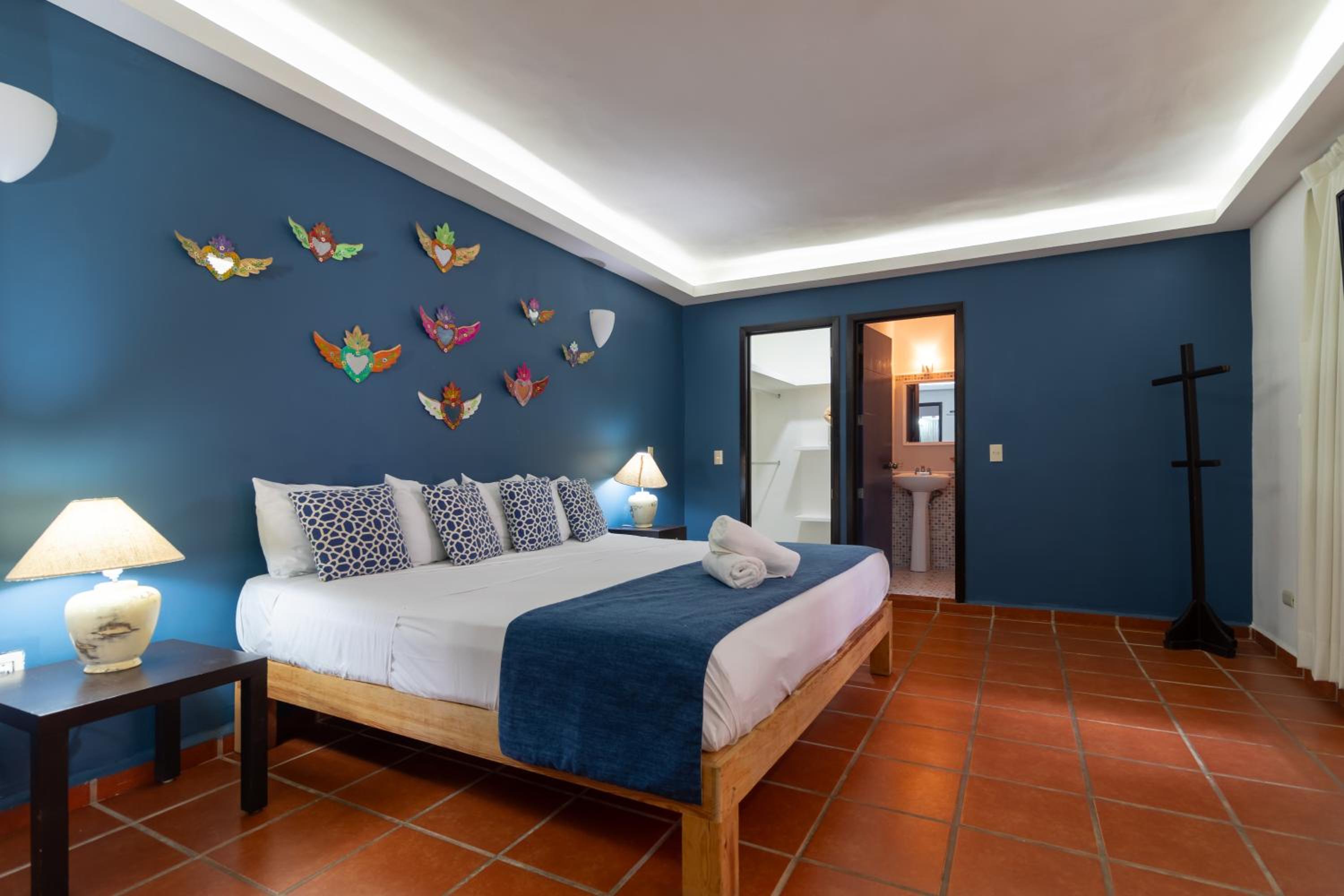 1 Bedroom grand suite with balcony - Photo 19