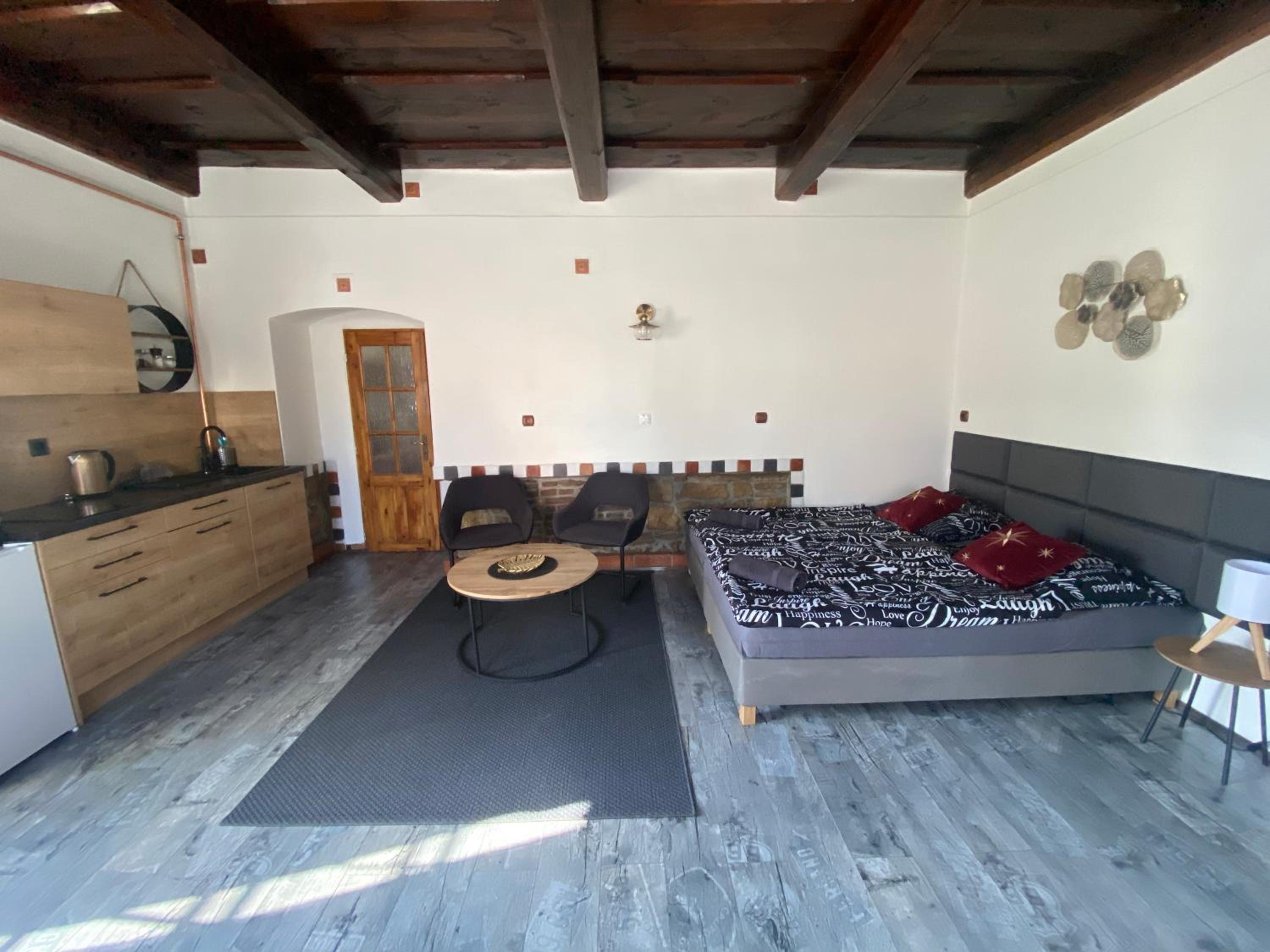 One-Bedroom Apartment - Photo 34