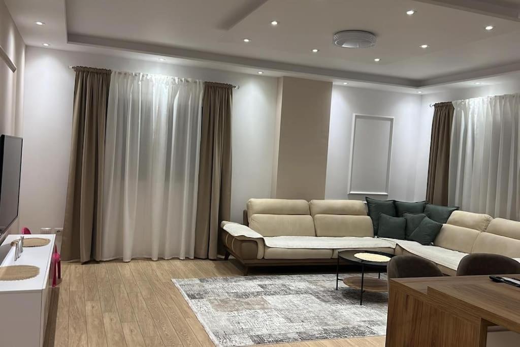 Two-Bedroom Apartment With Balcony And Terrace photo 1