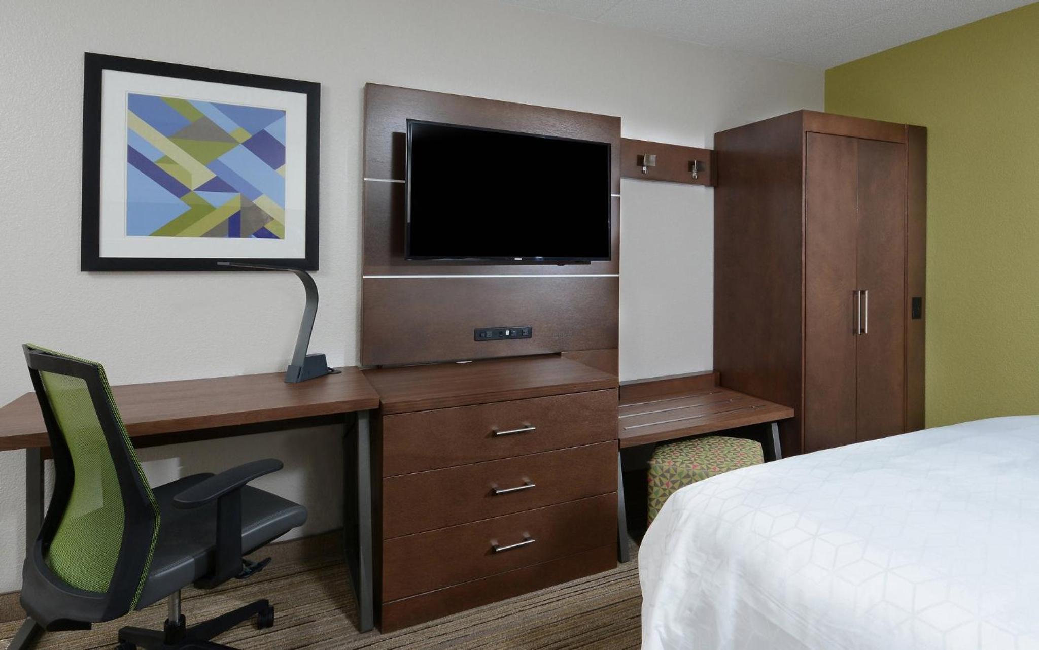 Standard Room - Non-Smoking - Photo 4