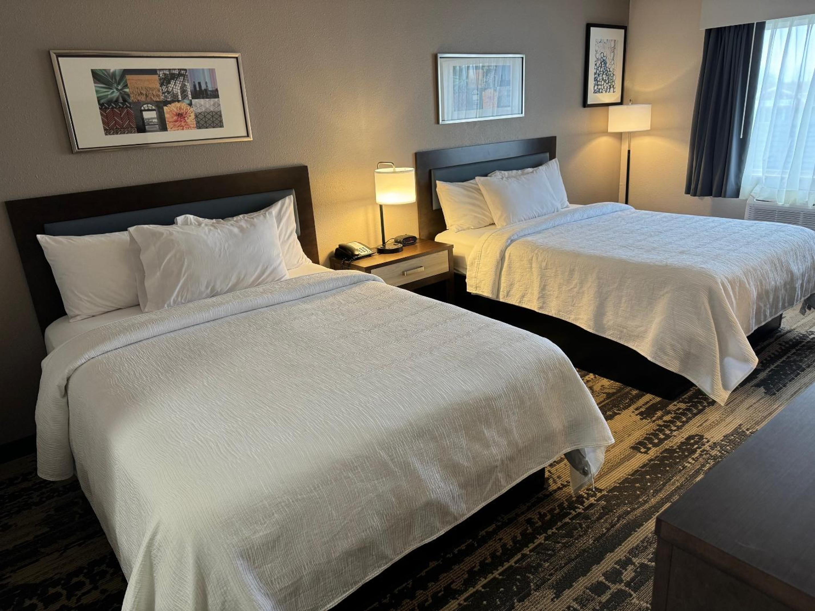 Queen Room with Two Queen Beds - Non-Smoking - Photo 1