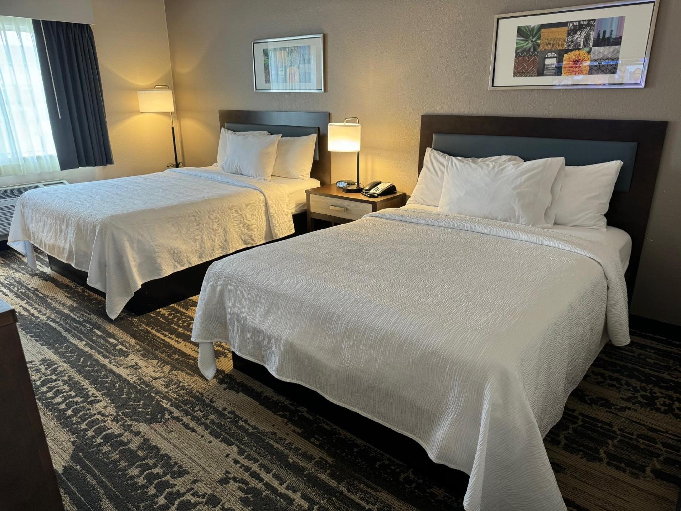 2 Queen Beds, Mobility Accessible Room, Bathtub w/ Grab Bars, Non-Smoking - Photo 1