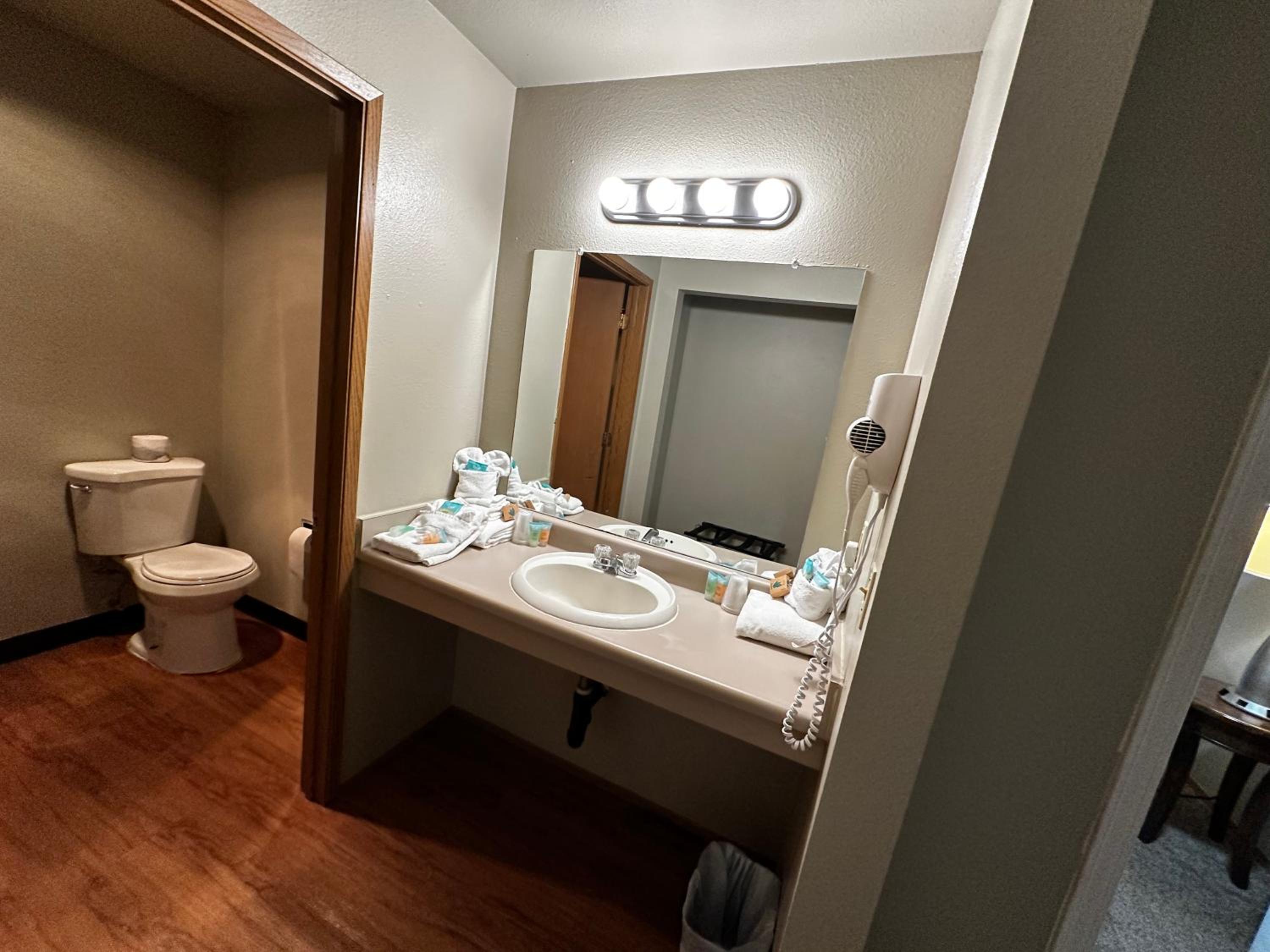 Two-Bedroom Suite photo 3