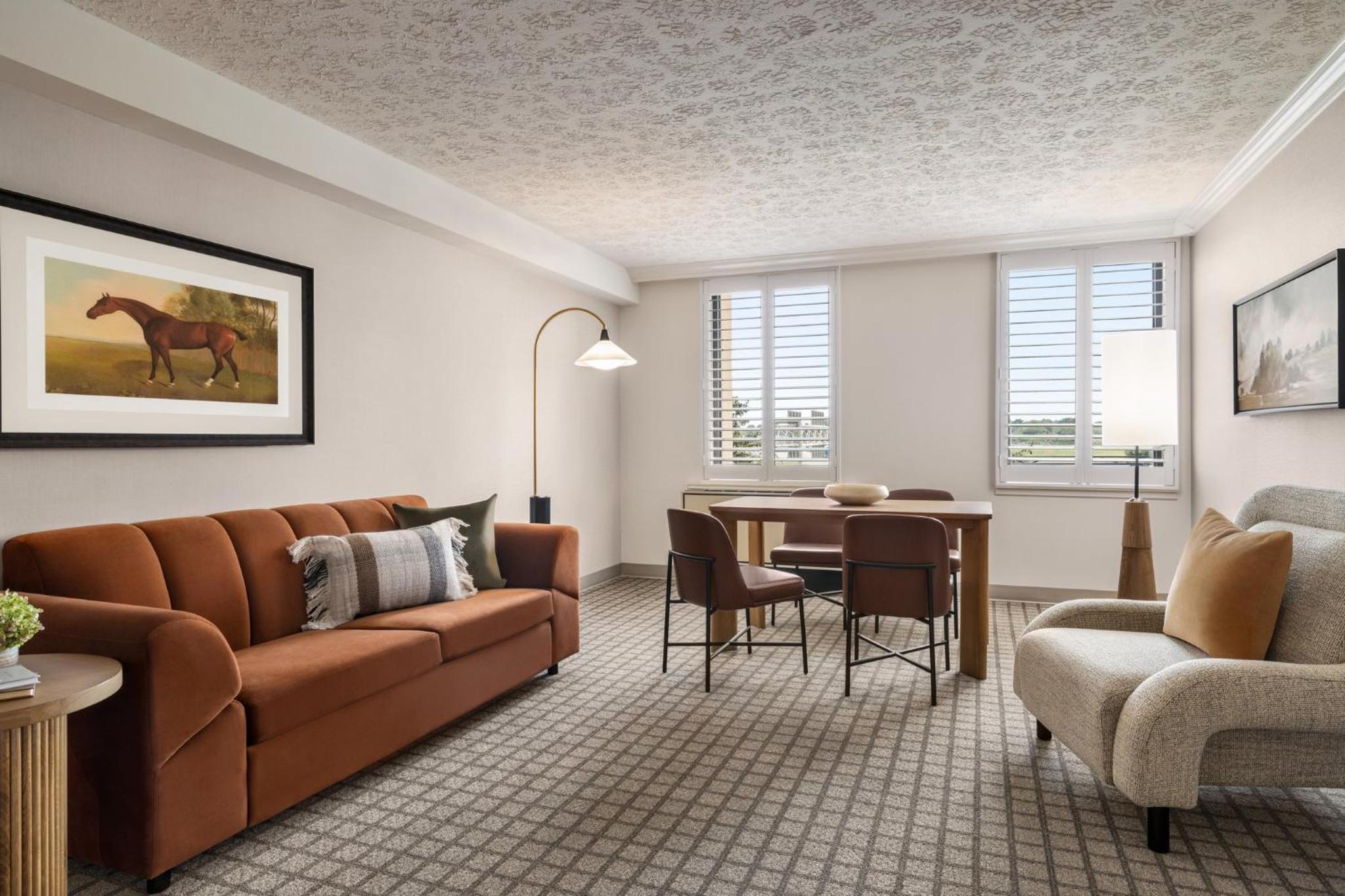 Premium Queen Room with Two Queen Beds - Photo 4