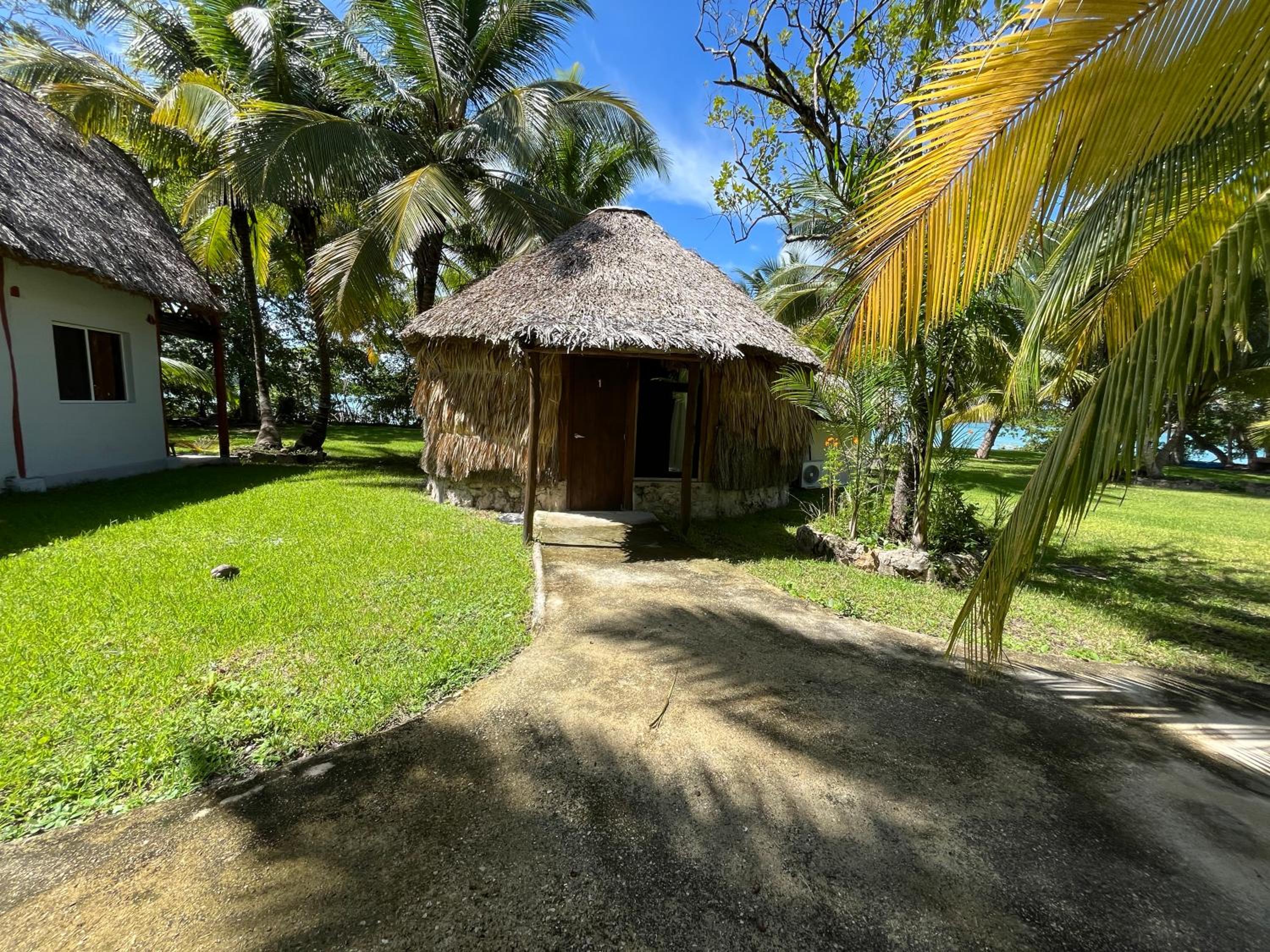 Bungalow - Water Front photo 3