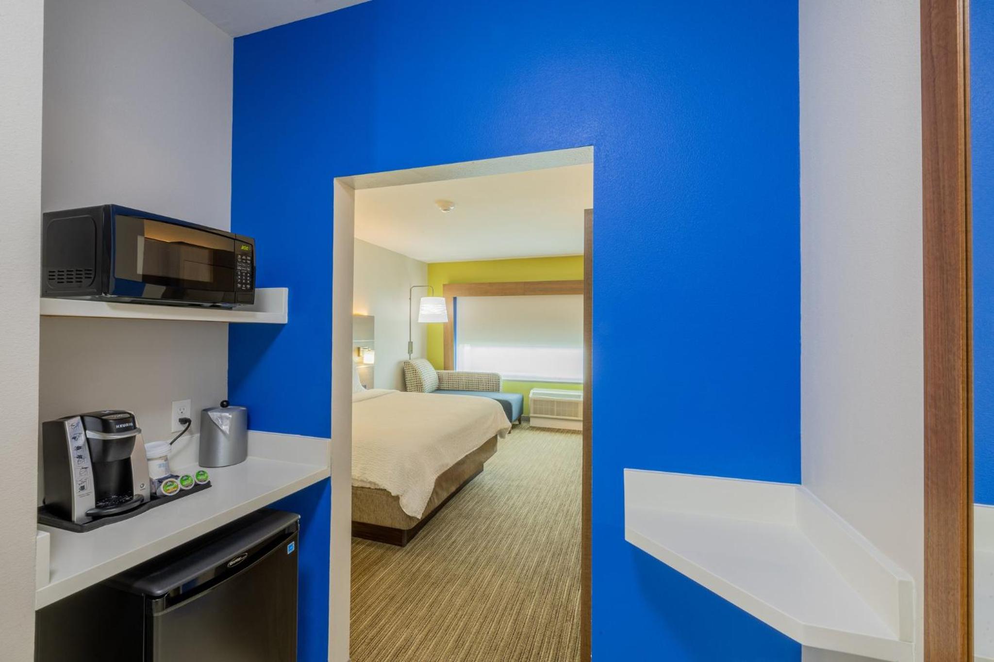 Standard King Room - Photo 4