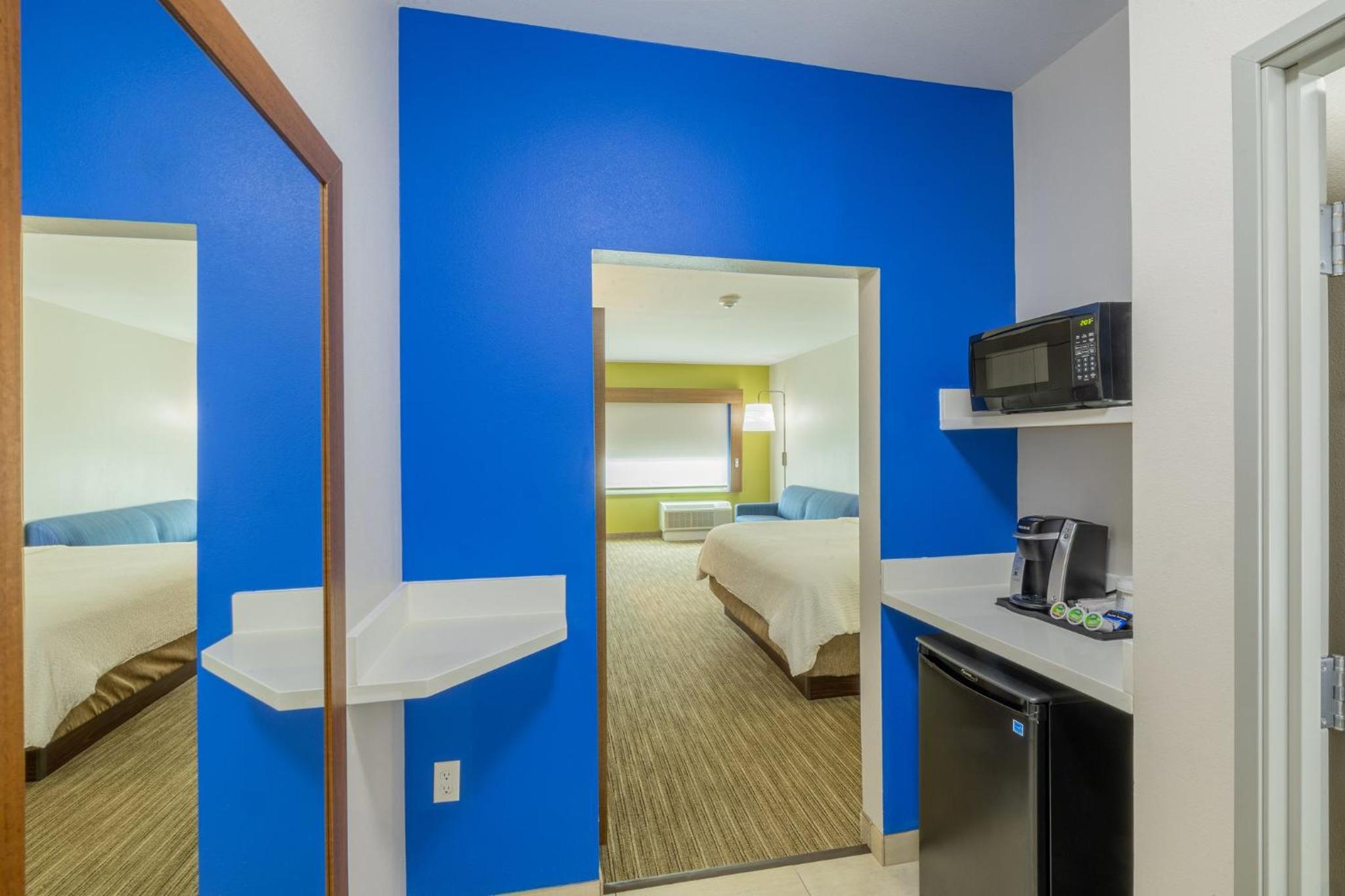 King Suite with Sofa Bed - Photo 3