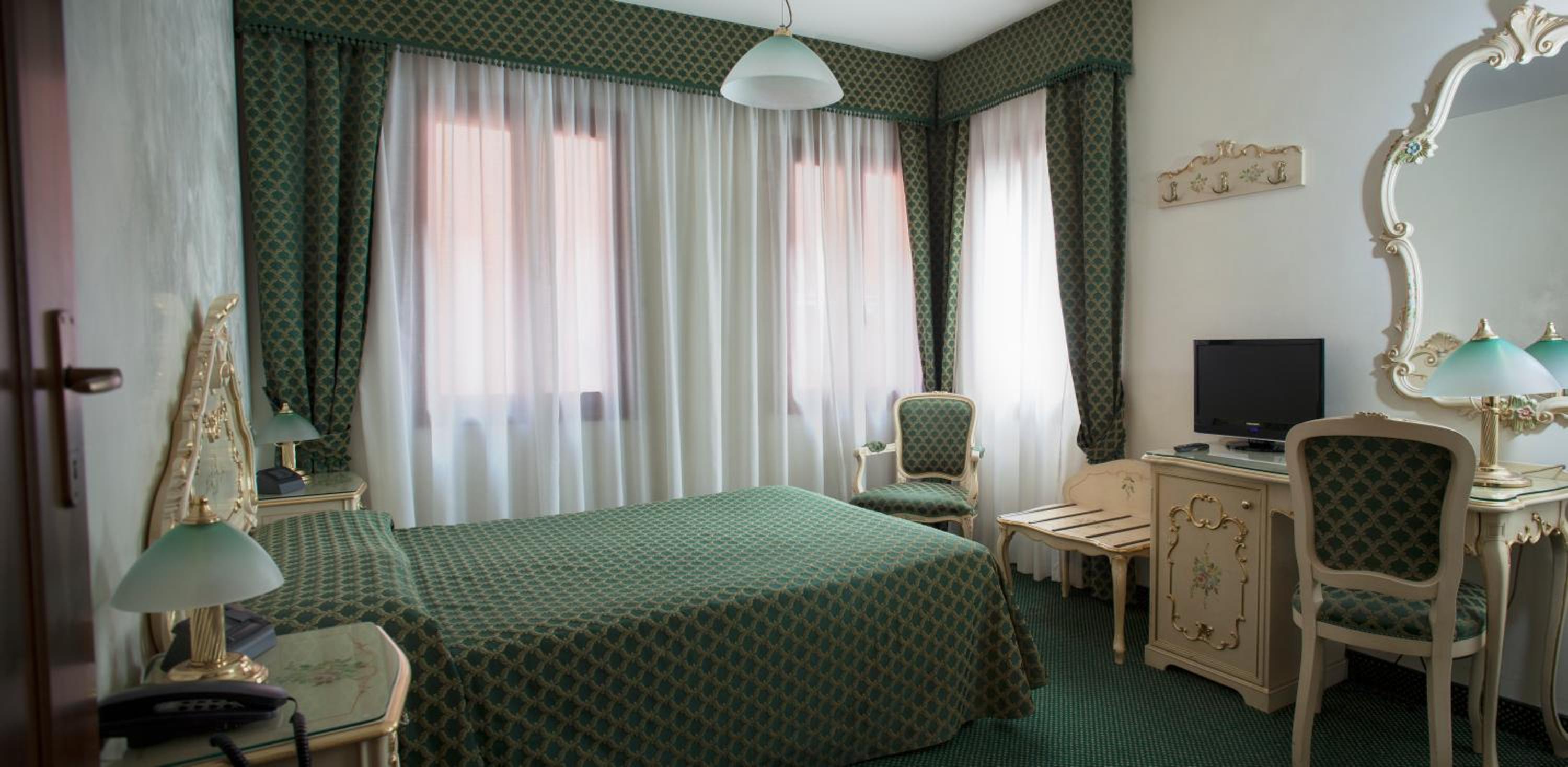 Double or Twin Room photo 1