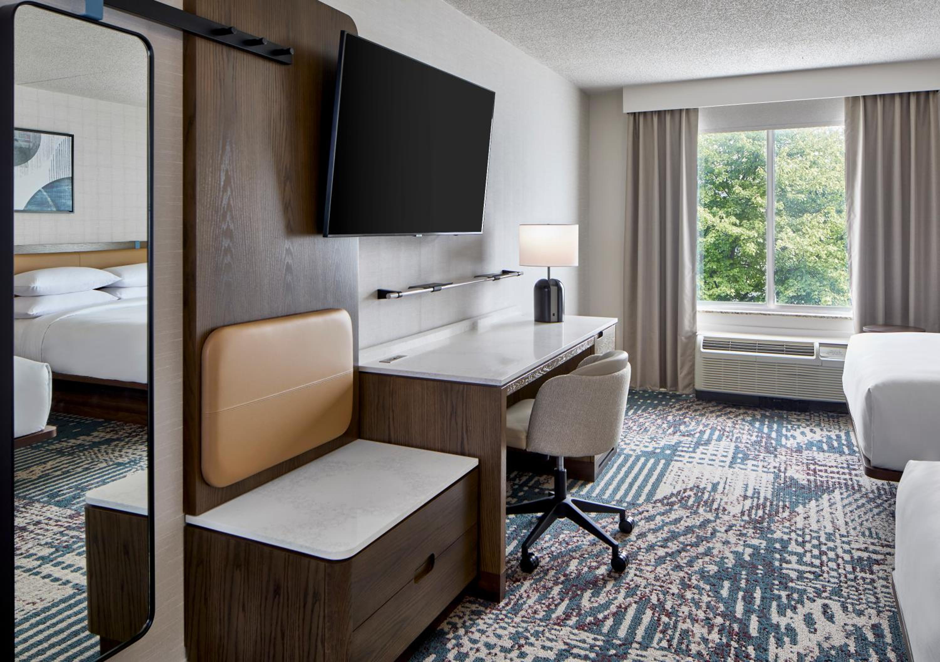 Standard Queen Room with Two Queen Beds - Mobility and Hearing Accessible with Tub