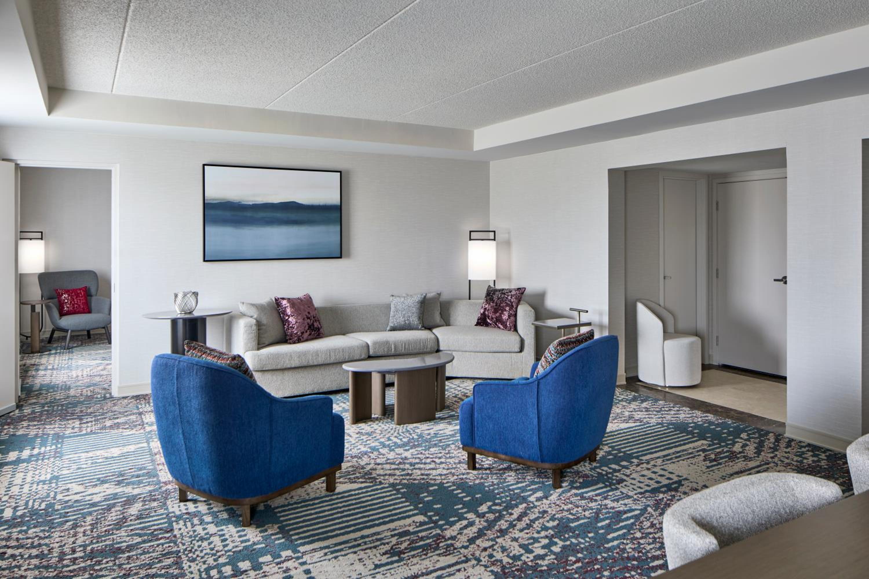Presidential King Suite with Sofa Bed - High floor photo 2