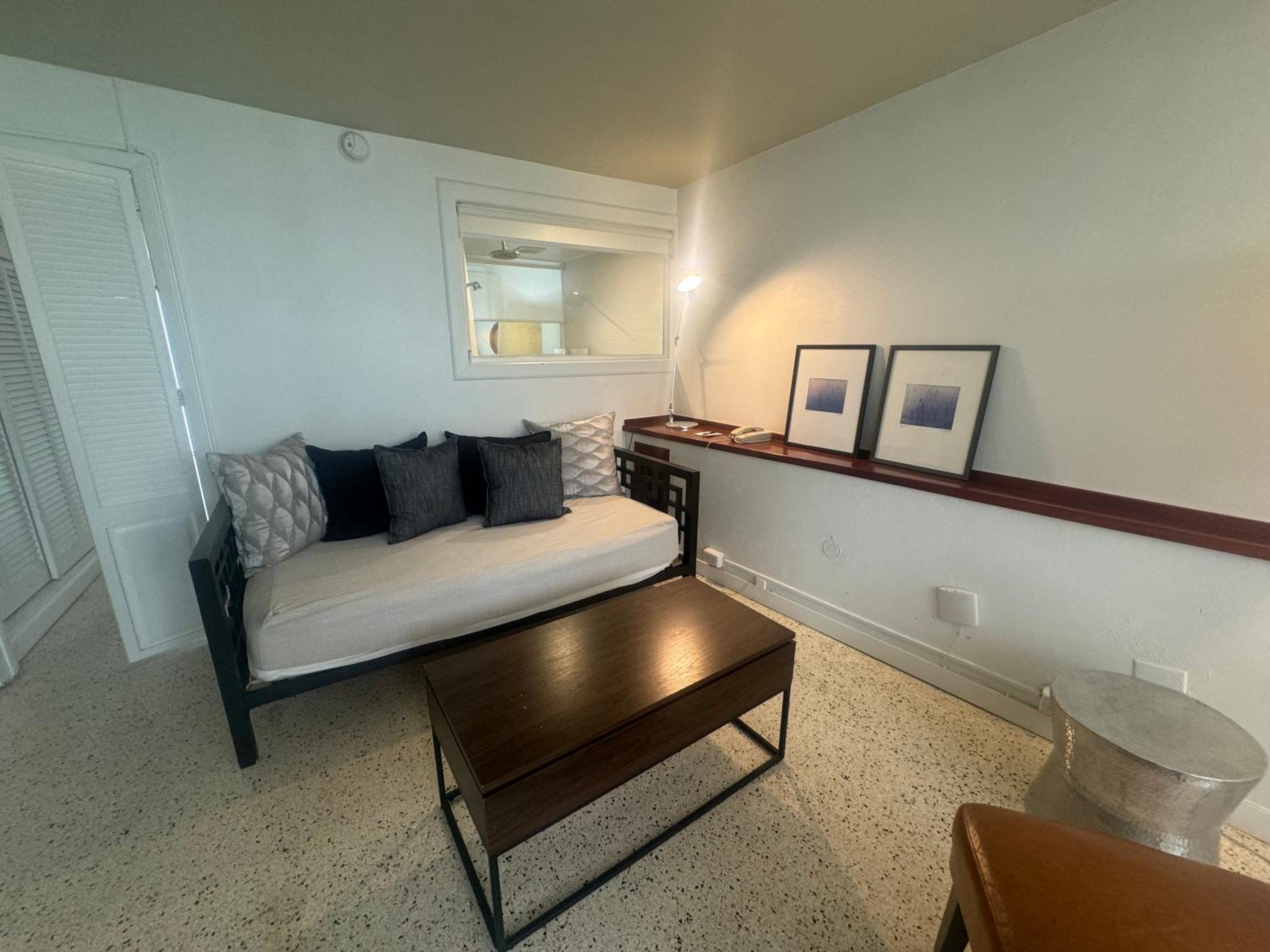 Moon Suite photo 3