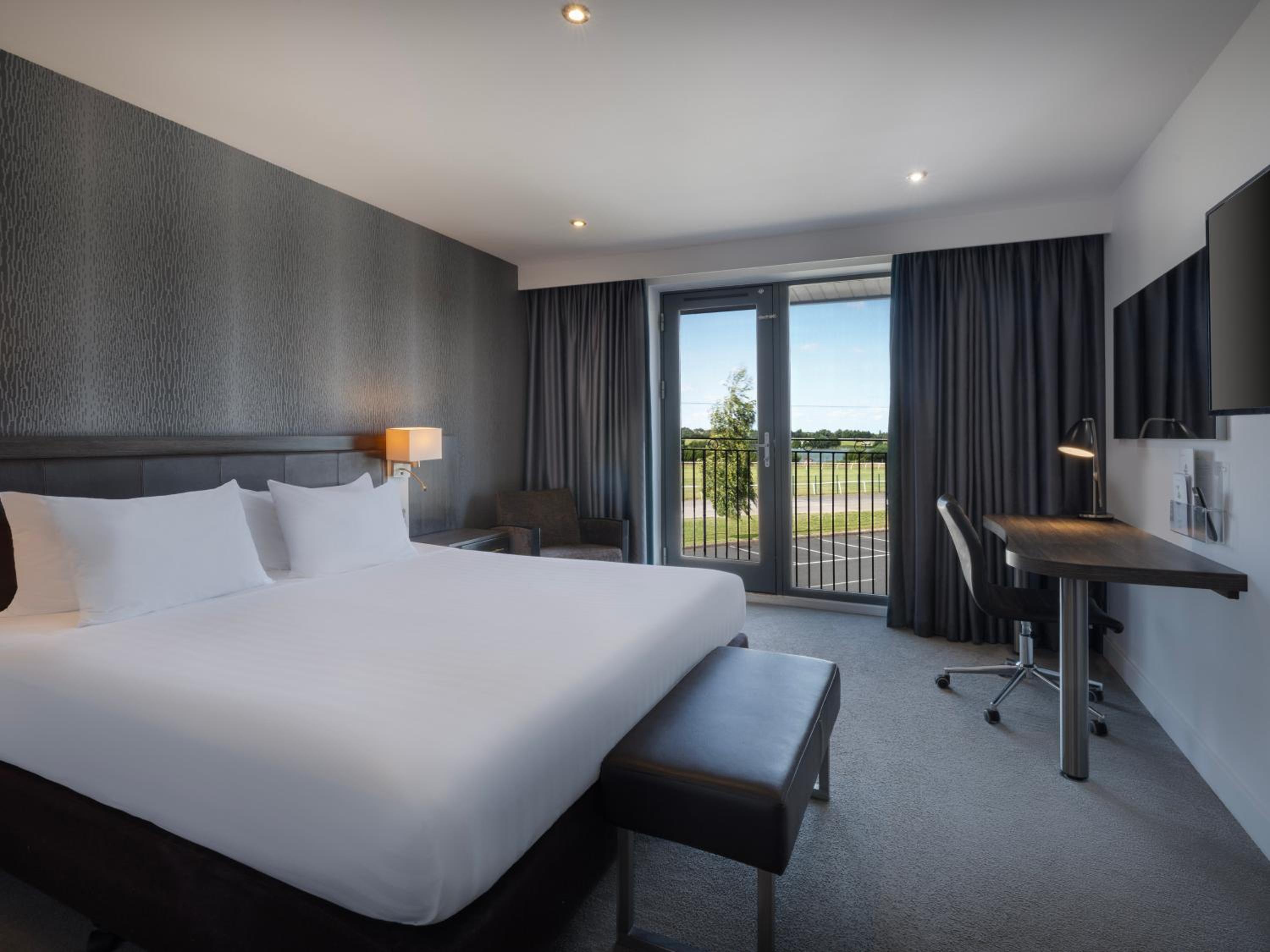 Premium King Room with Racecourse View