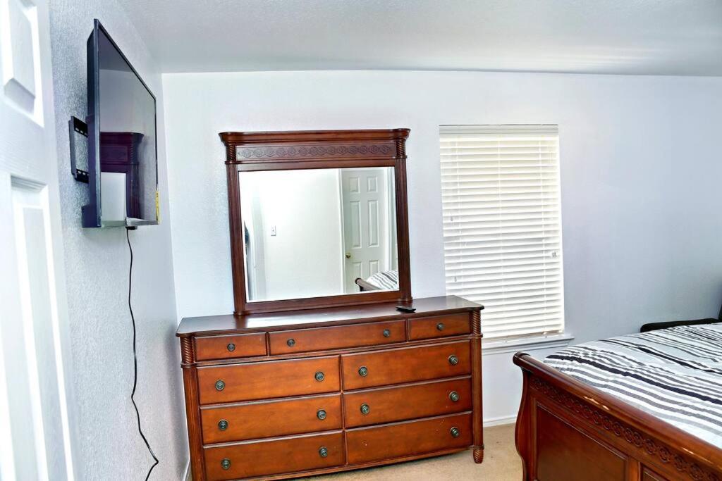 Four-Bedroom House photo 1