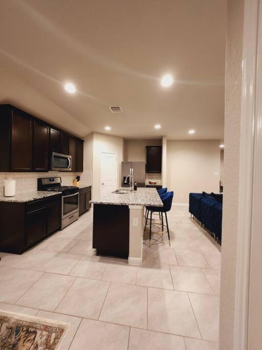 Three-Bedroom House photo 2