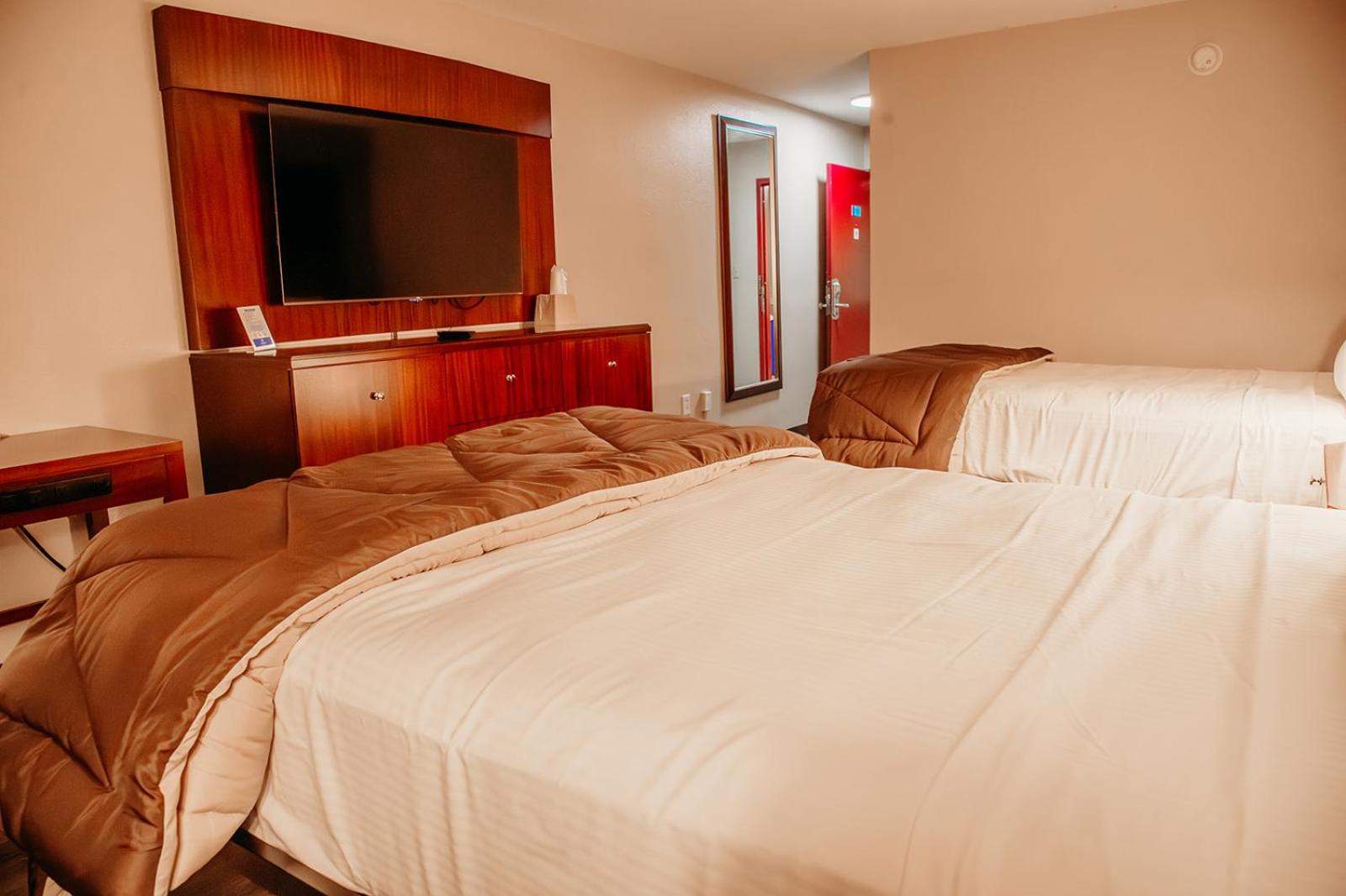 Double Room with Two Double Beds - Non-Smoking - Photo 5