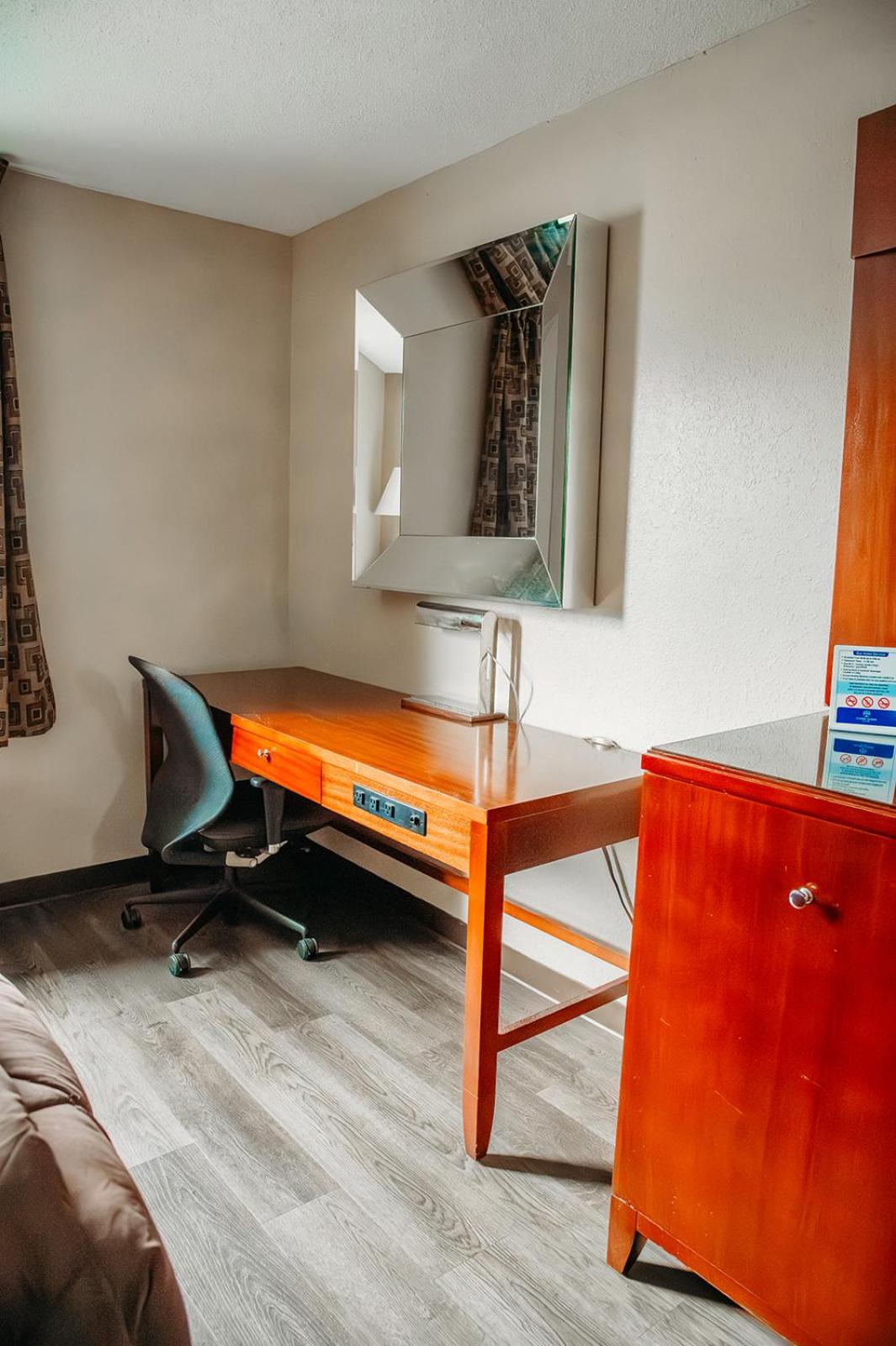 Double Room with Two Double Beds - Non-Smoking - Photo 6