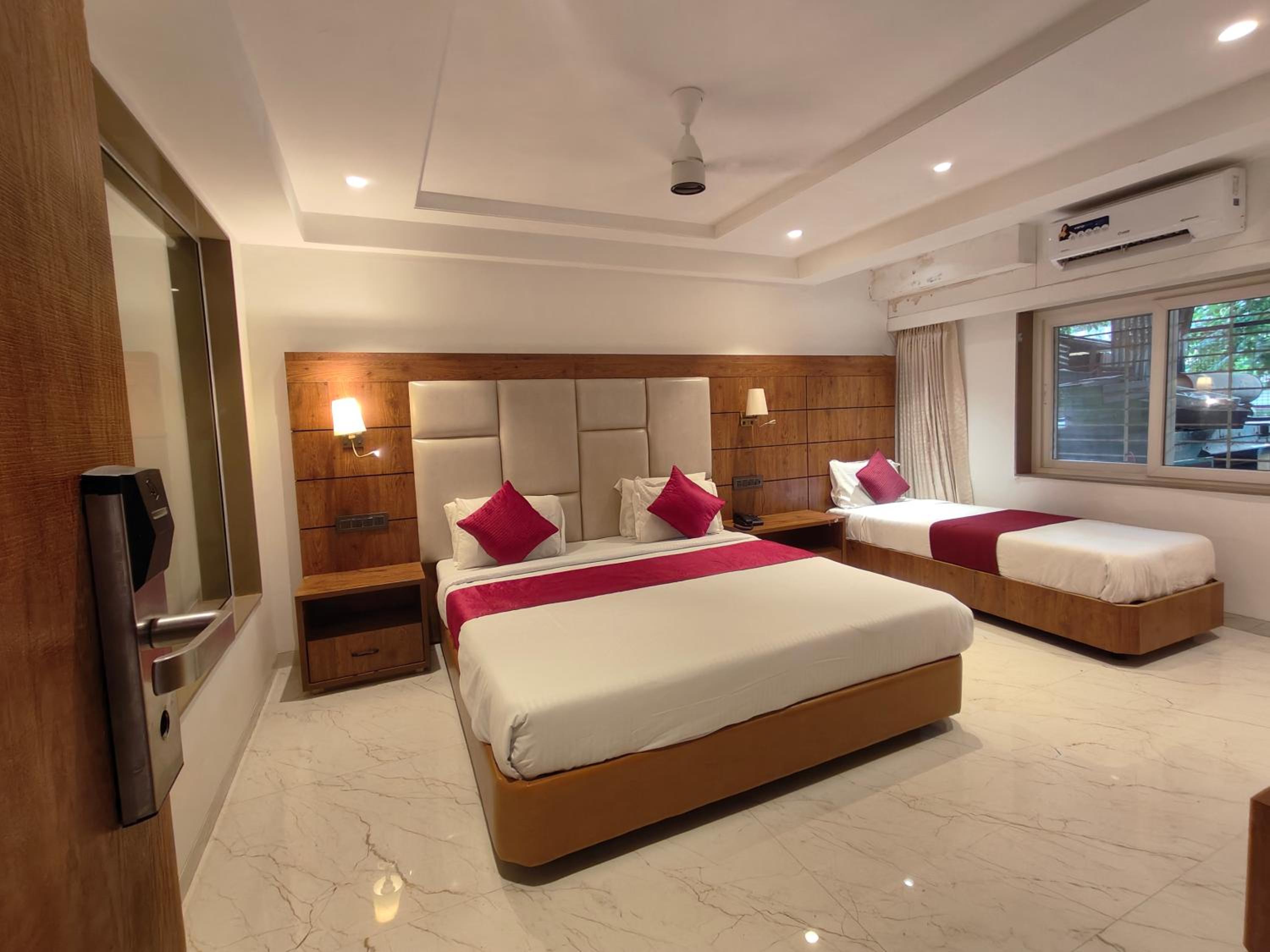  VIP 3 Bed AC Room - Photo 1