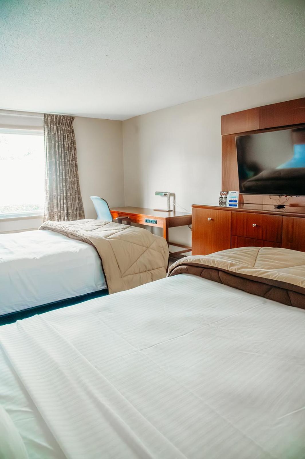 Double Room with Two Double Beds - Non-Smoking - Photo 11