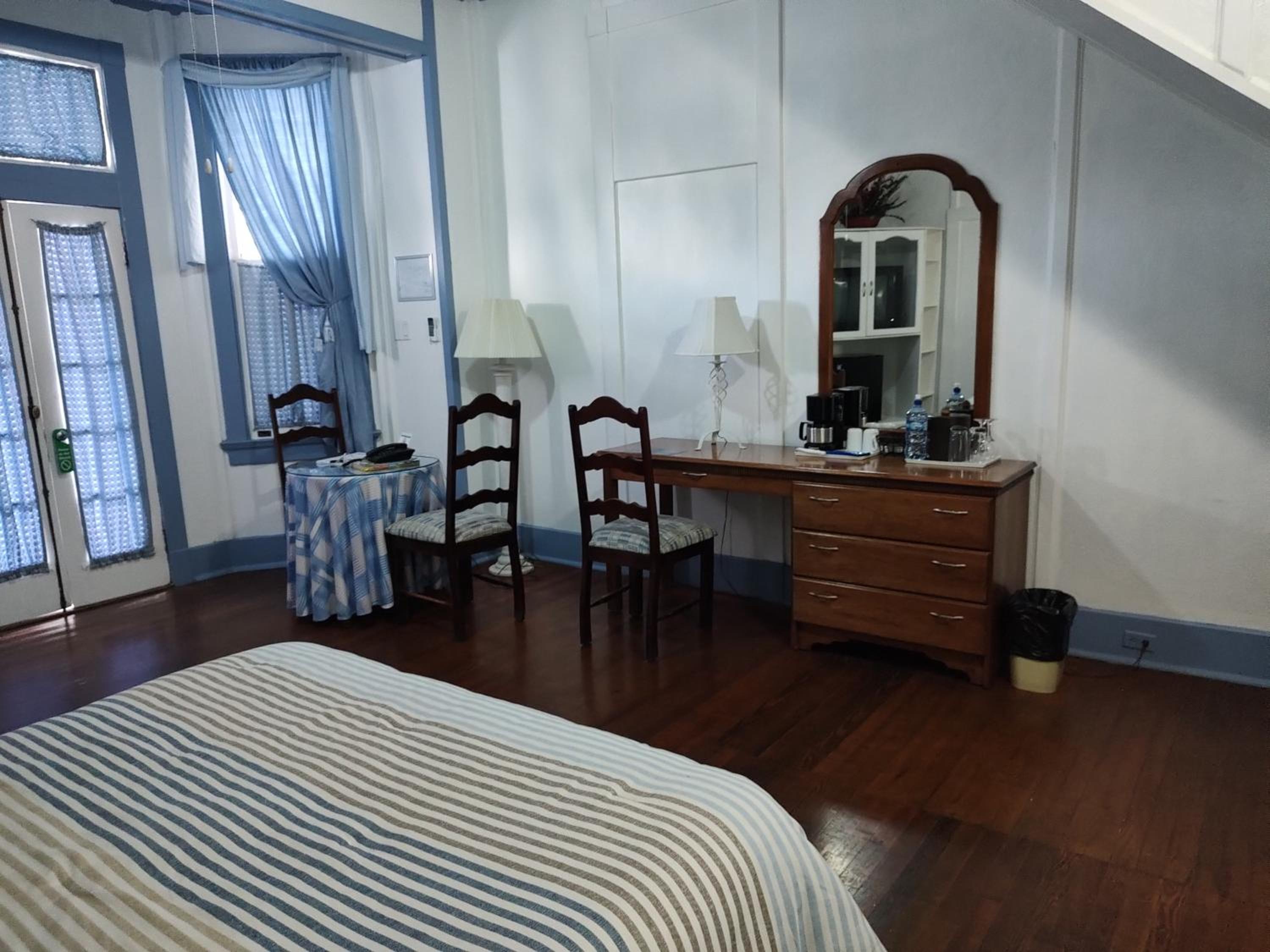Deluxe Colonial Room - 2 Double Beds (Verandah Access) - Photo 4