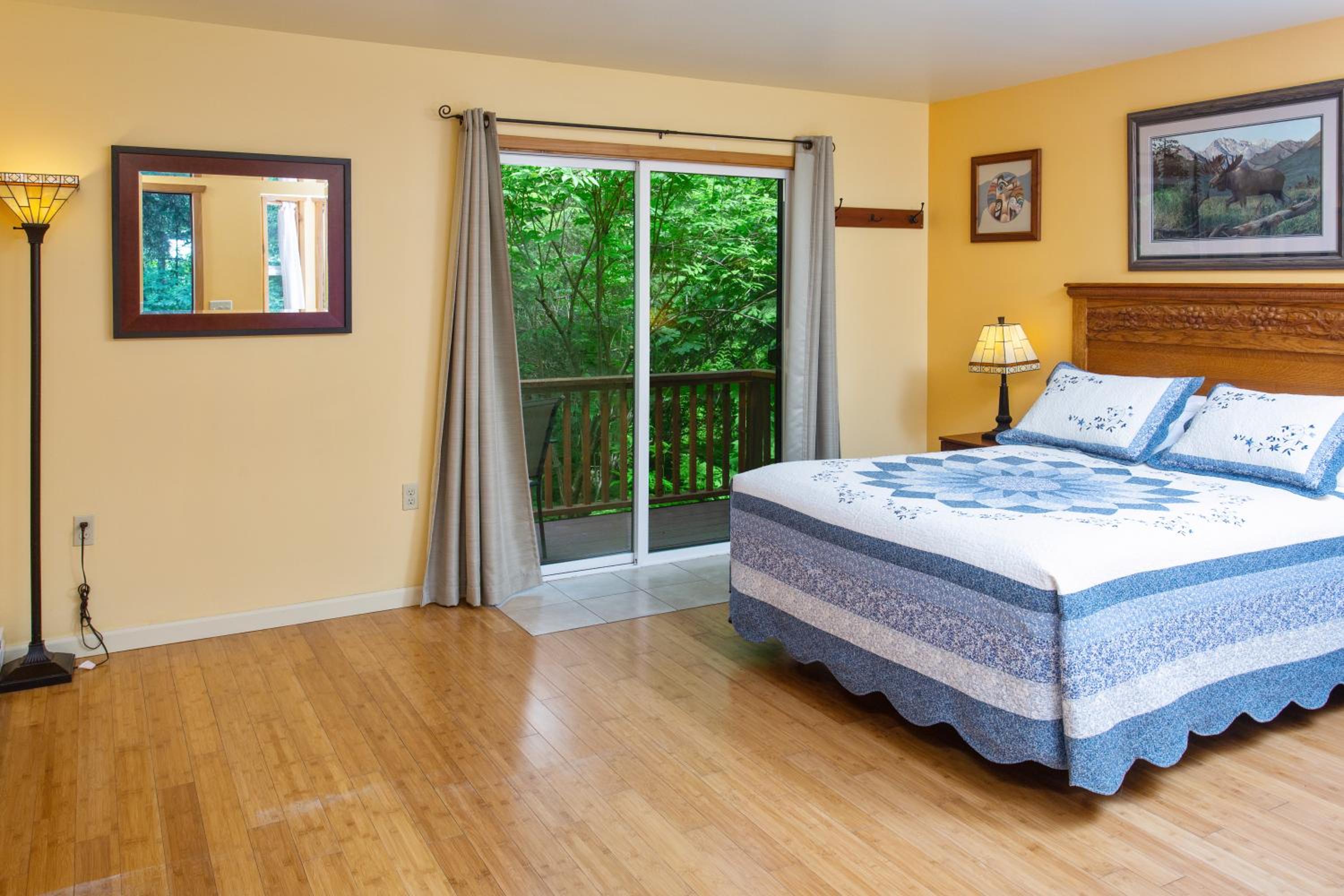 Queen Room with Balcony photo 3
